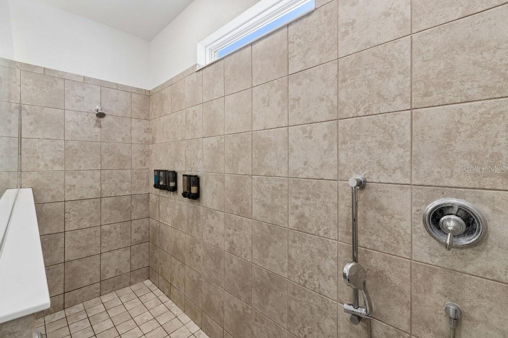 Image 32 of 47 For 1101 Lone Palm Way