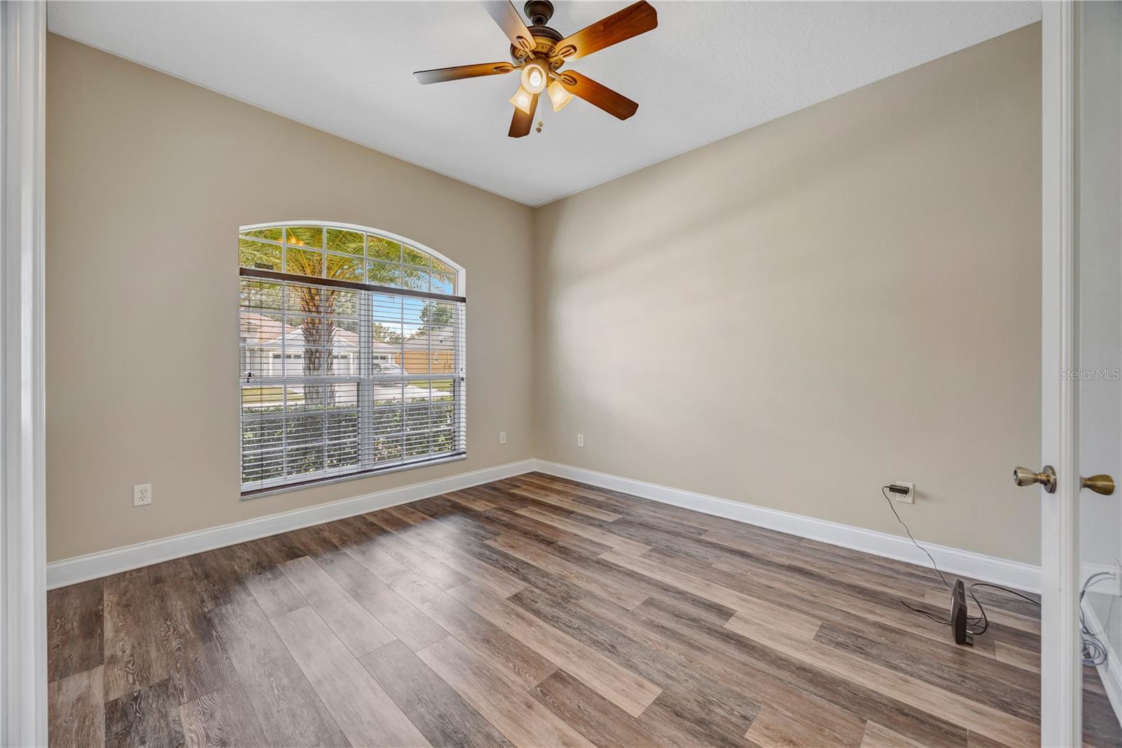 Image 18 of 57 For 27438 Sora Boulevard