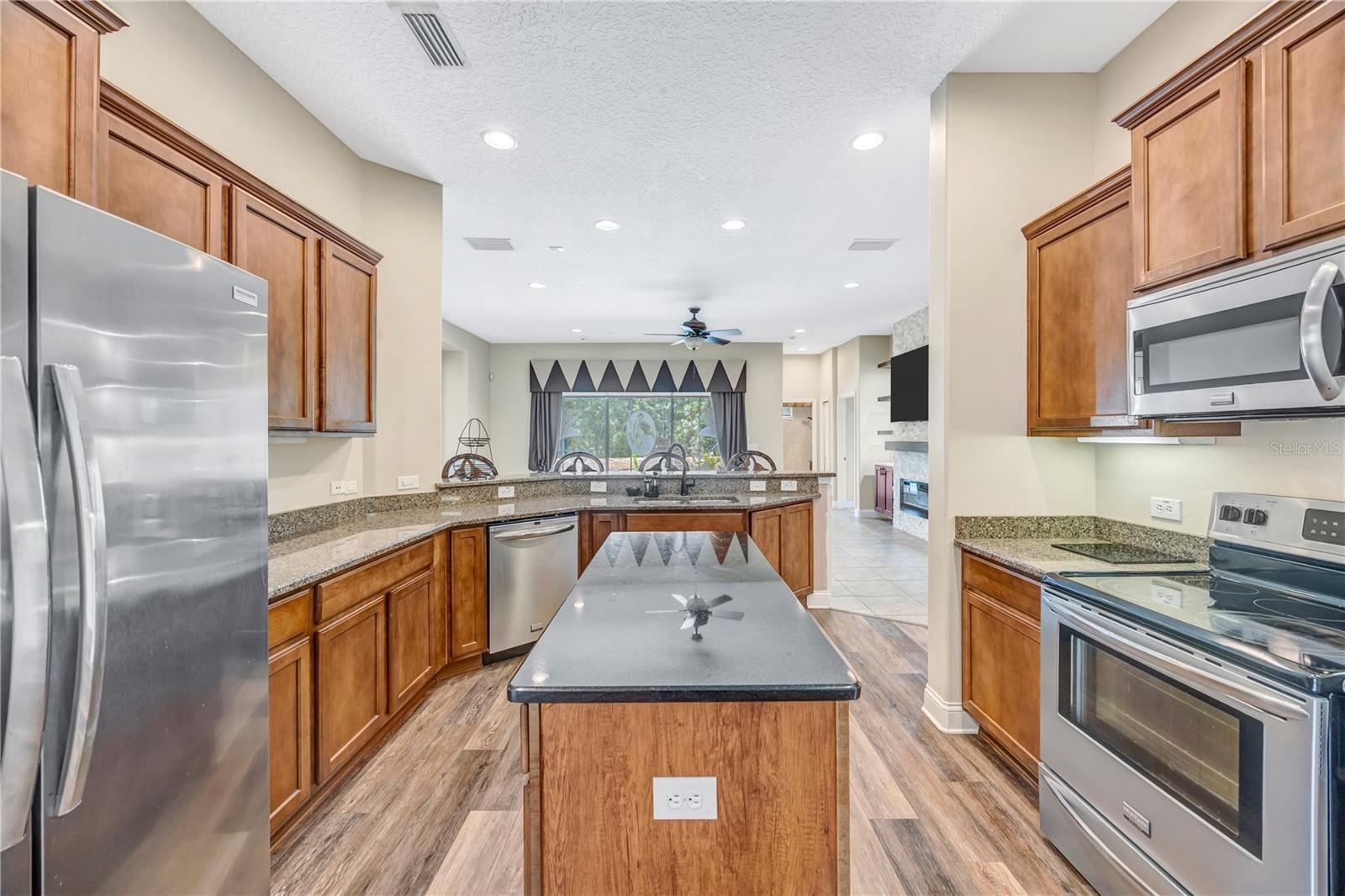 Image 8 of 57 For 27438 Sora Boulevard