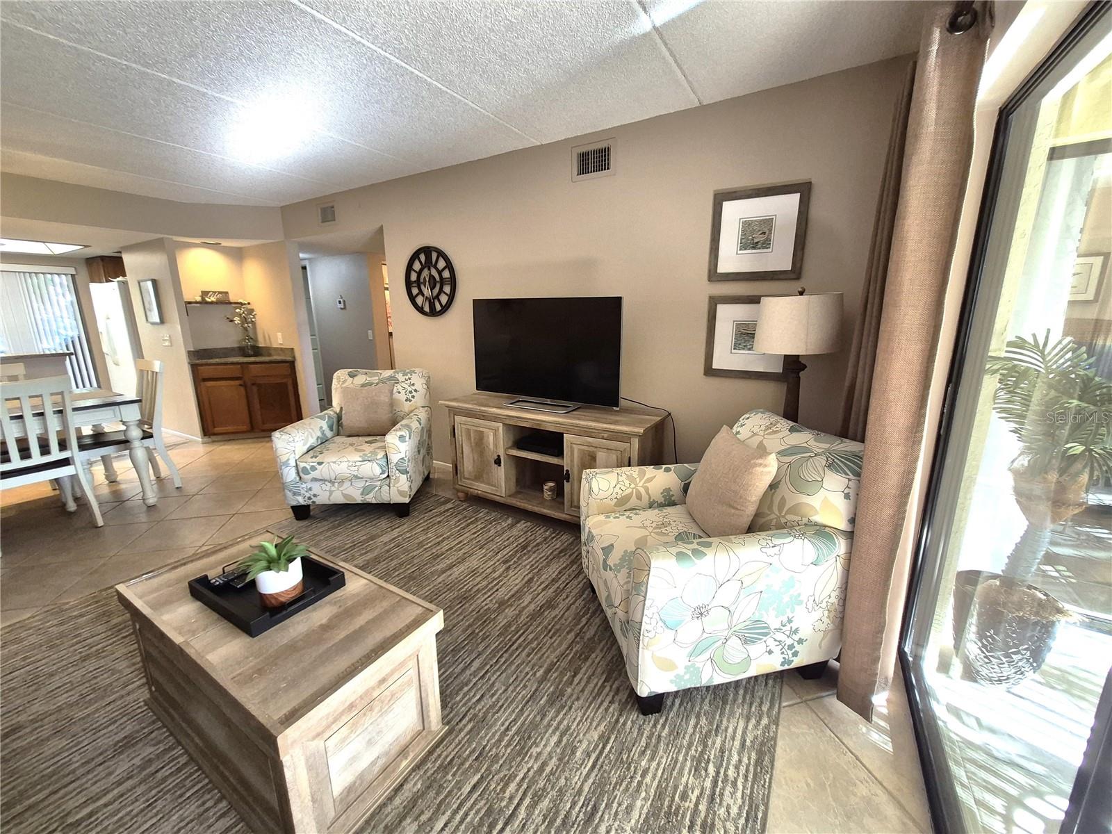 Image 18 of 42 For 50 Woodlake Place