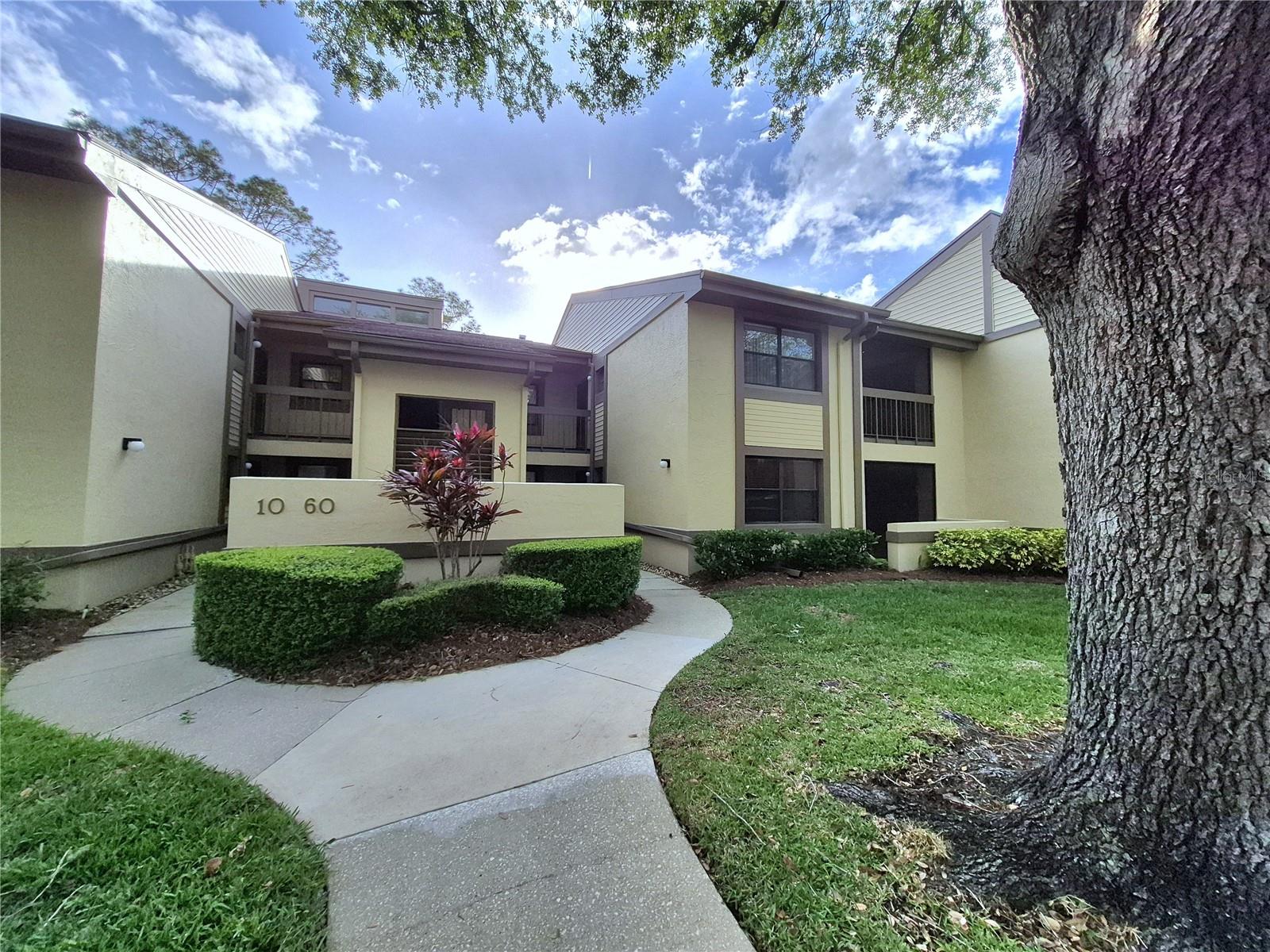 Image 3 of 42 For 50 Woodlake Place