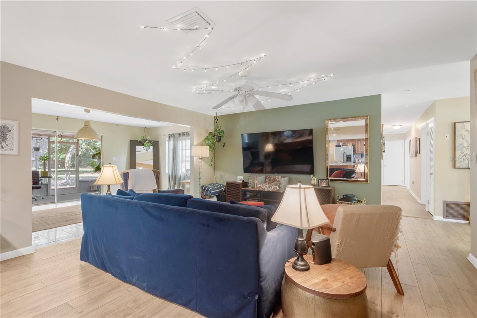 Image 15 of 34 For 5007 Hesperides Street