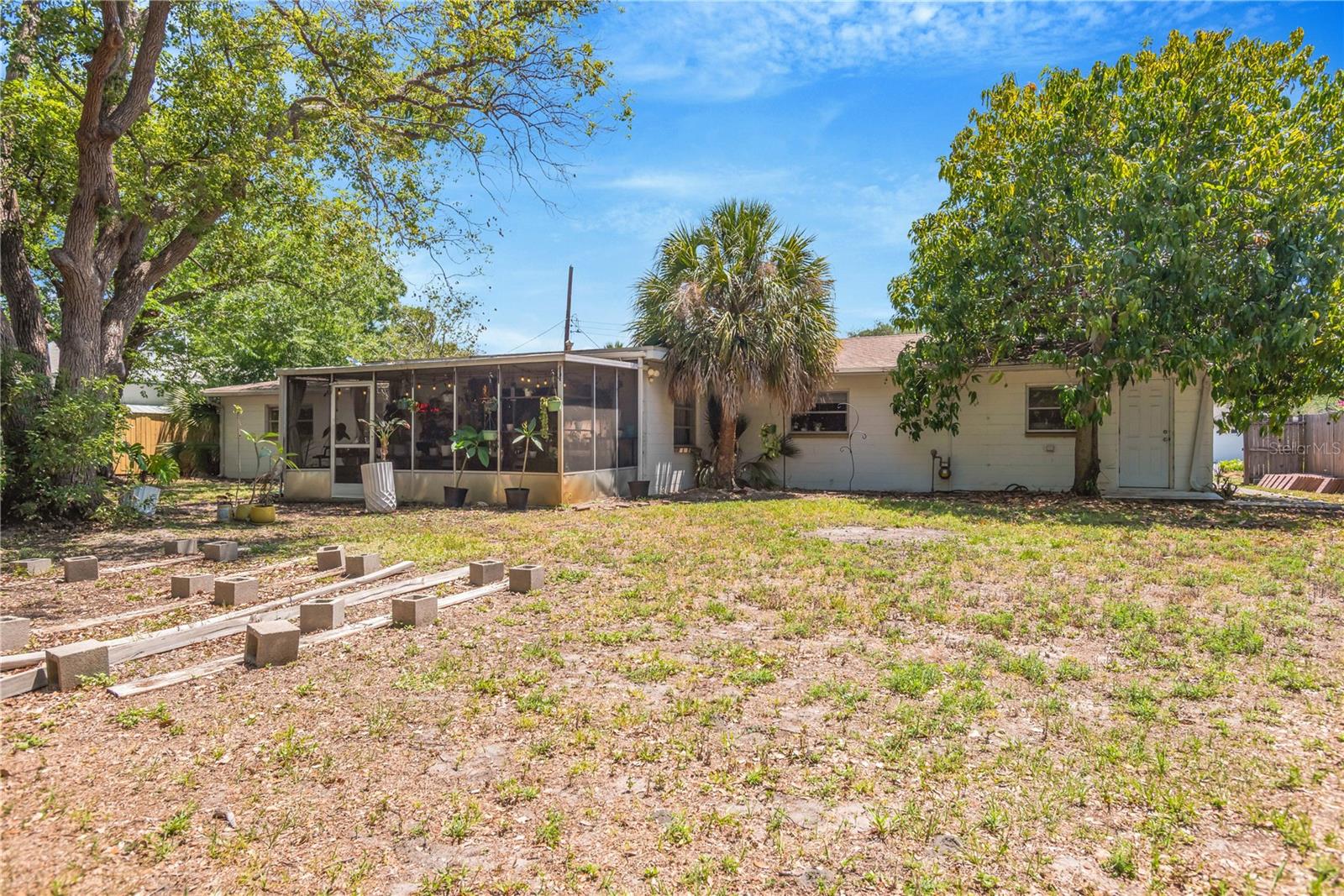 Image 33 of 34 For 5007 Hesperides Street
