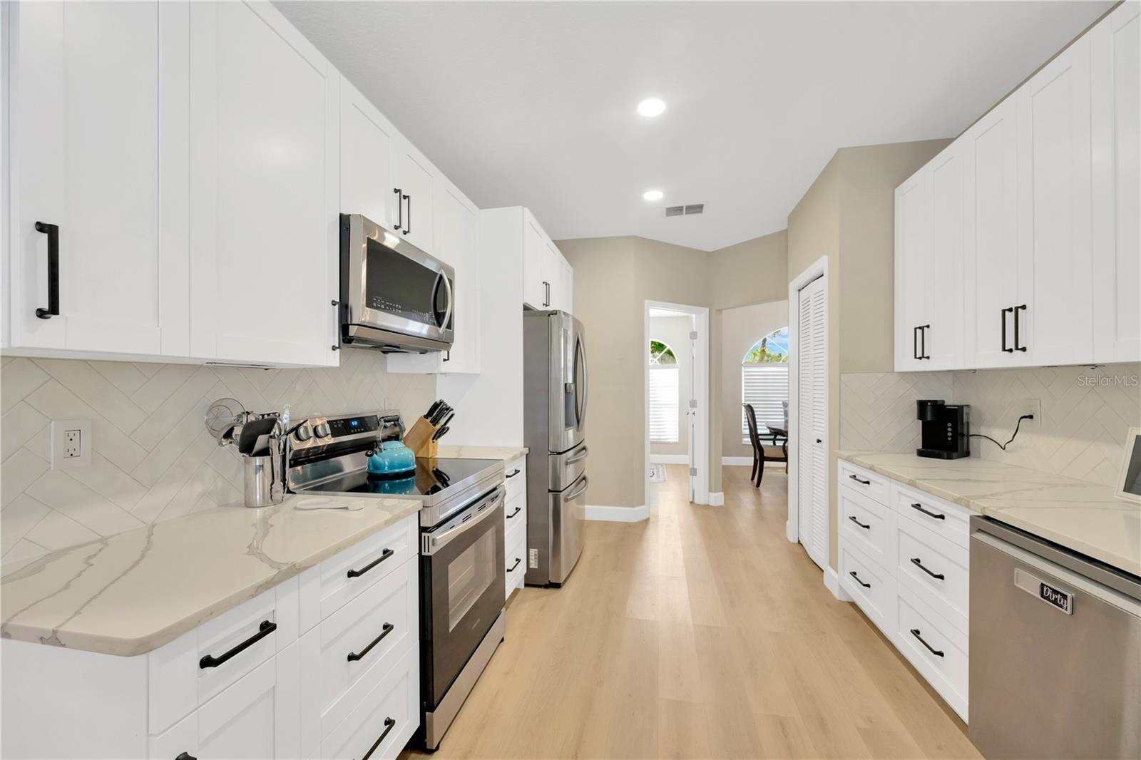Image 21 of 67 For 4617 Basswood Street