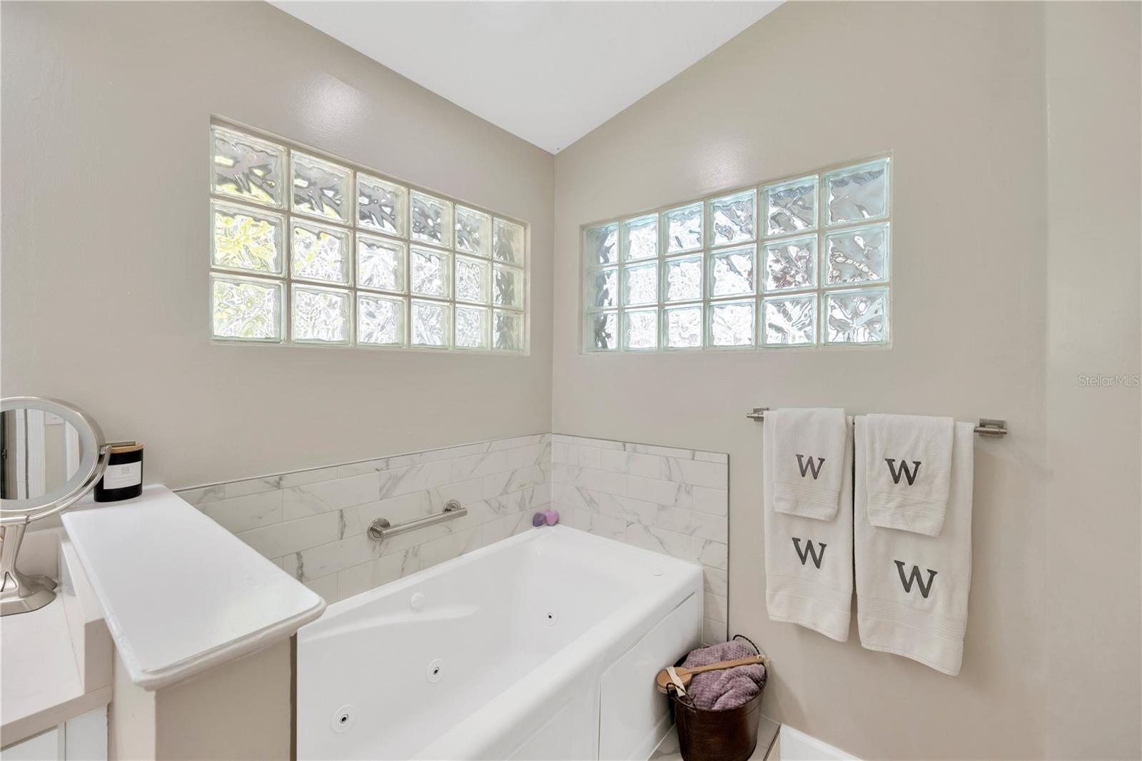 Image 36 of 67 For 4617 Basswood Street
