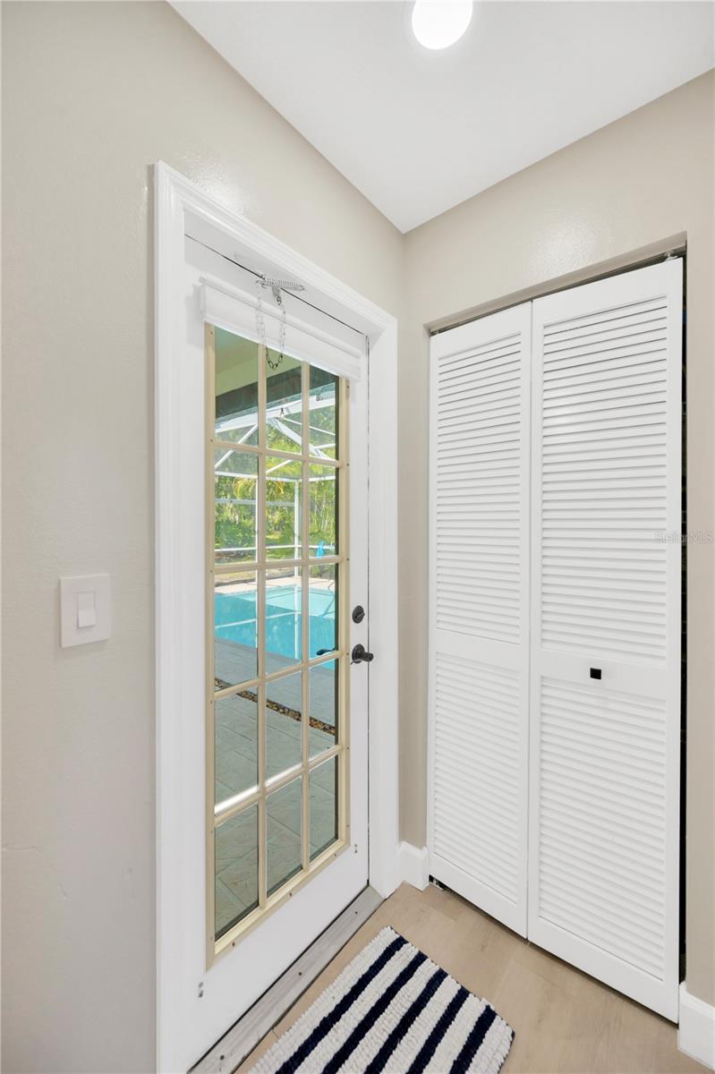 Image 43 of 67 For 4617 Basswood Street