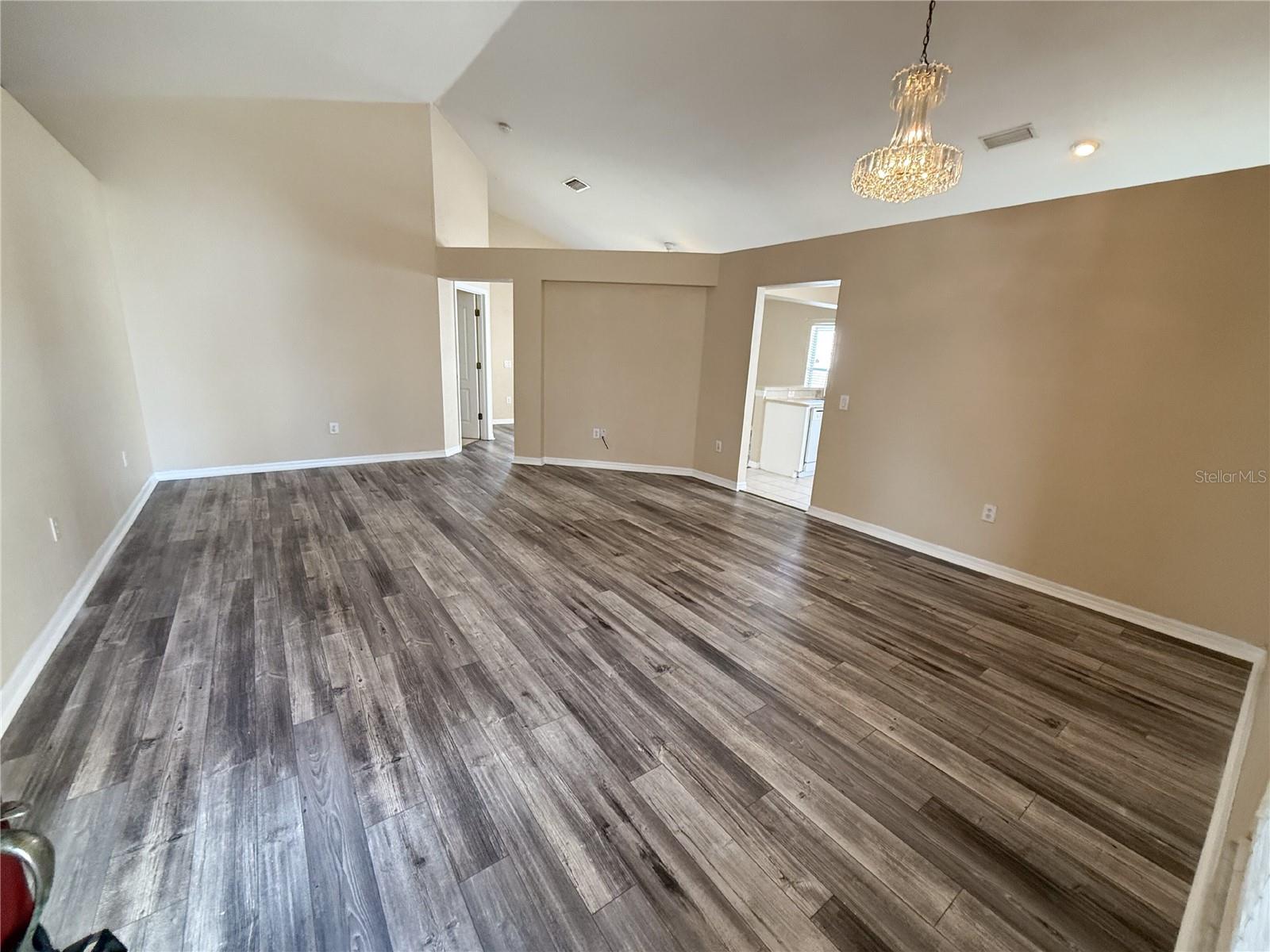 Image 6 of 33 For 13047 Bridleford Drive