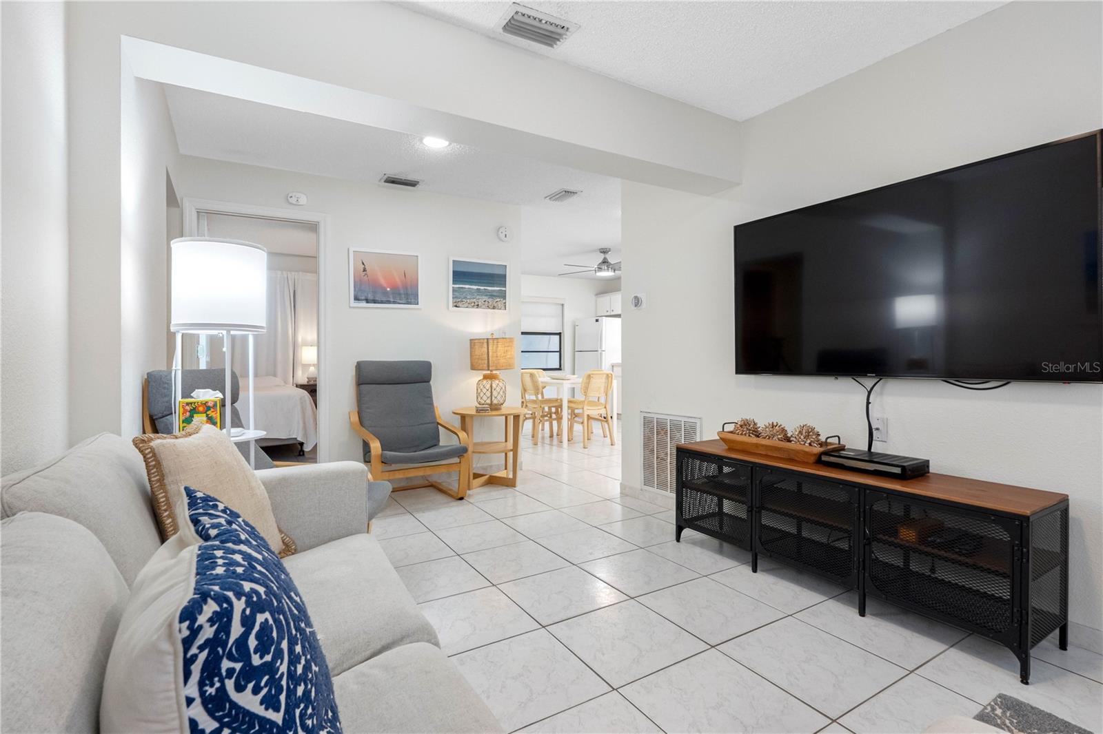 Image 15 of 50 For 614 Gulf Boulevard 9