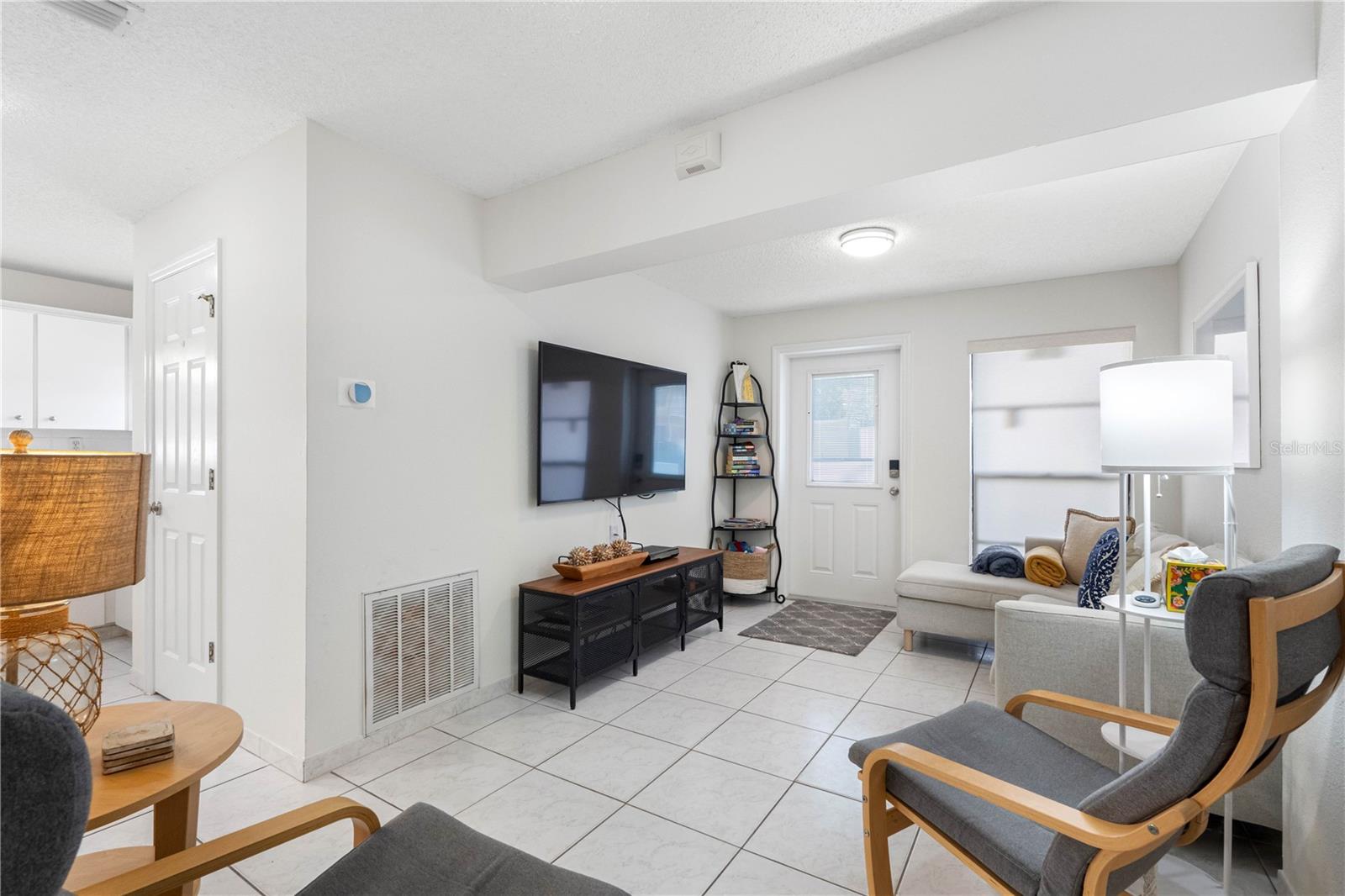 Image 16 of 50 For 614 Gulf Boulevard 9