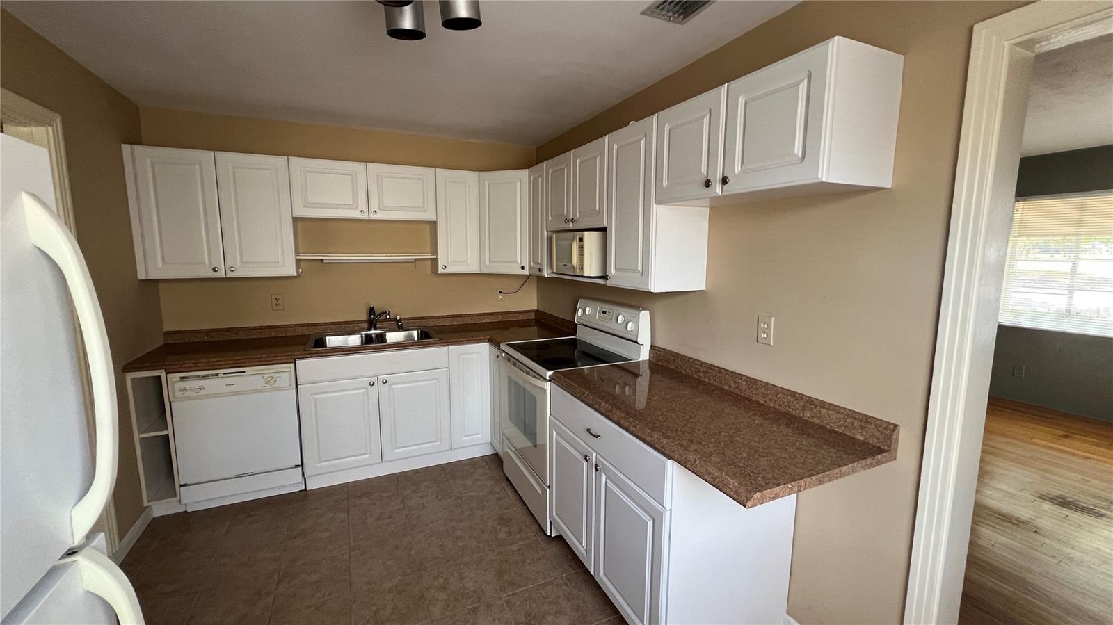 Image 3 of 27 For 5219 Dr Martin Luther King Jr Street N