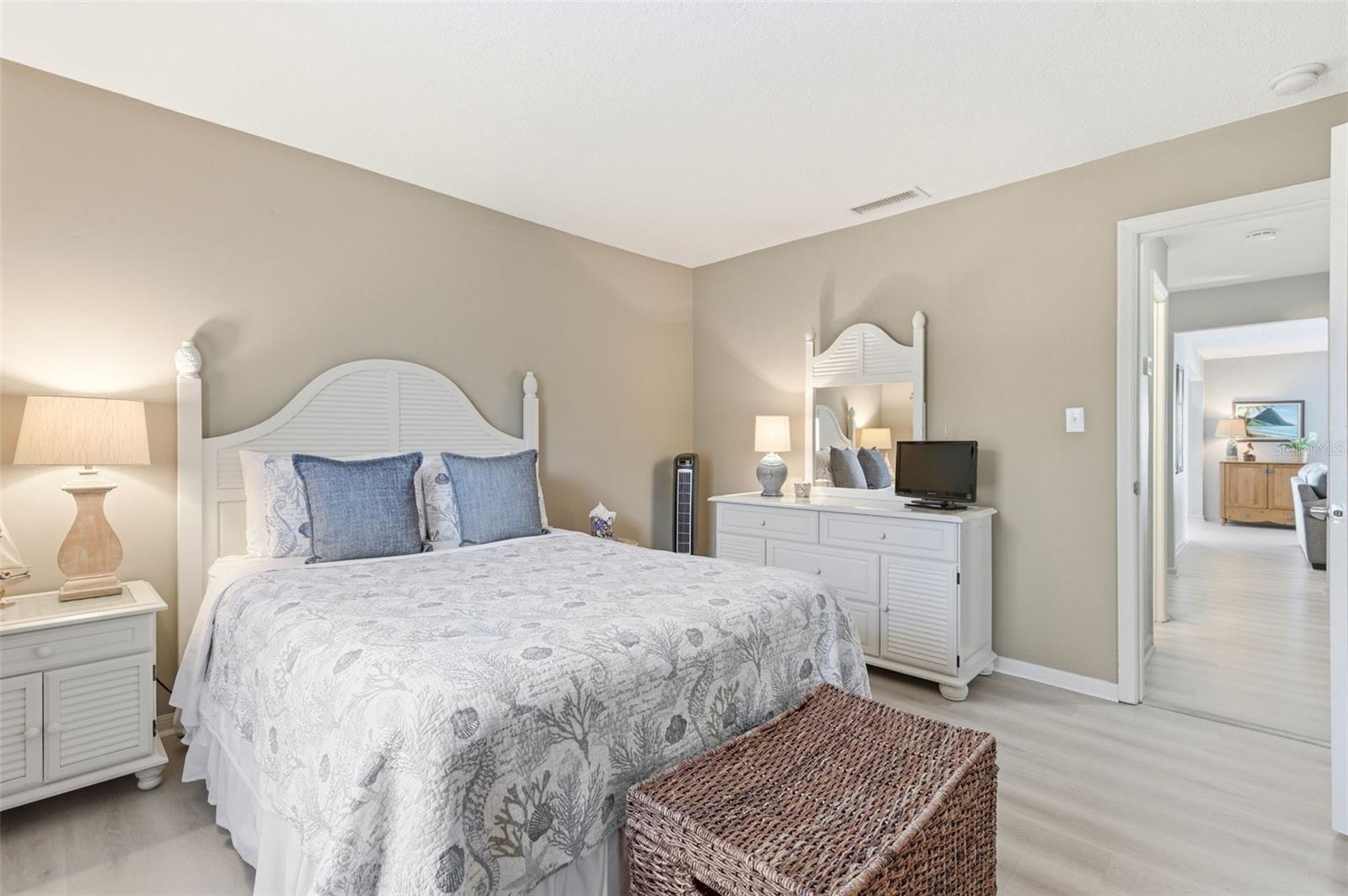Image 27 of 86 For 4805 Cobia Drive Se D Furnishe