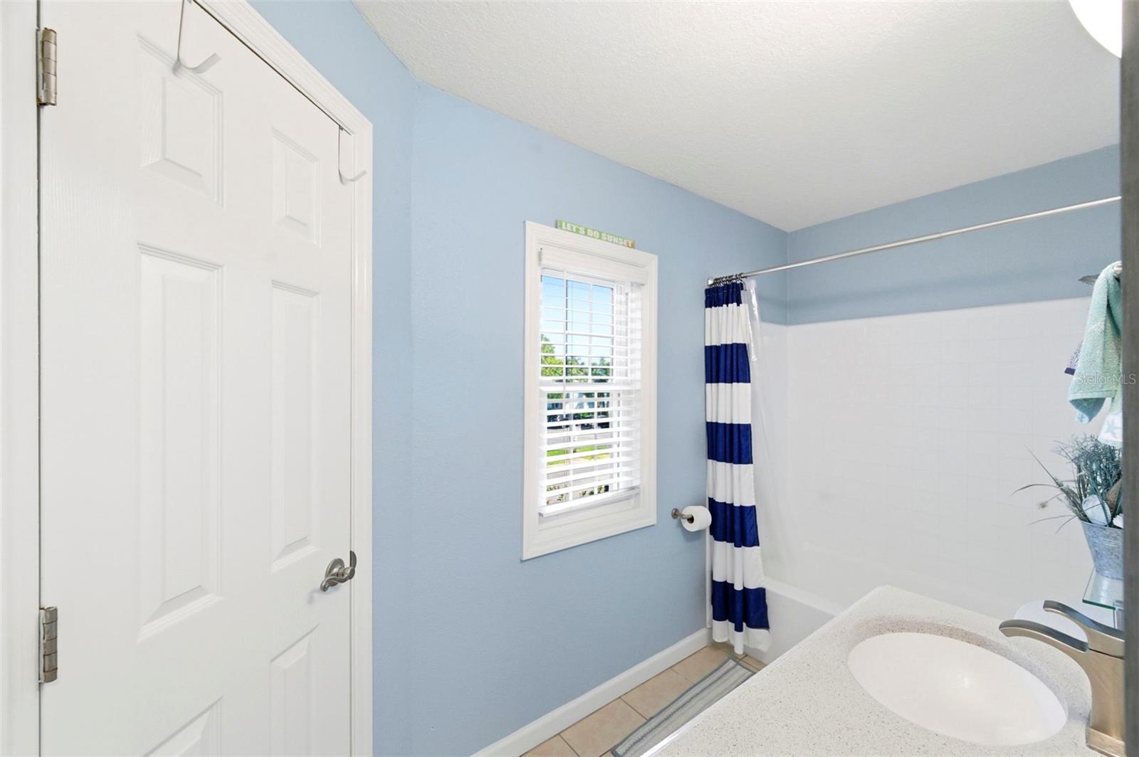 Image 14 of 42 For 5107 Salmon Drive Se C