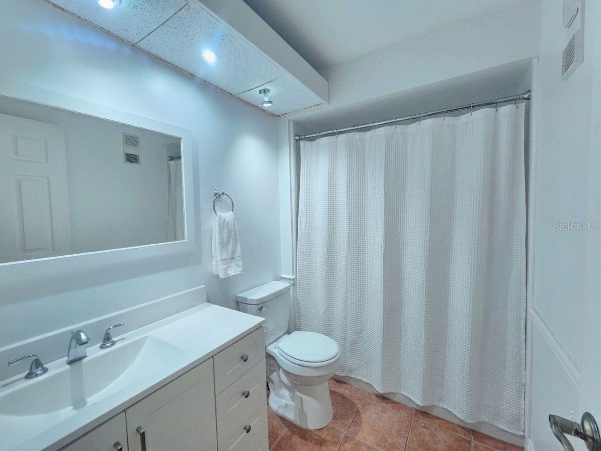 Image 18 of 22 For 5265 Bay Drive 1013
