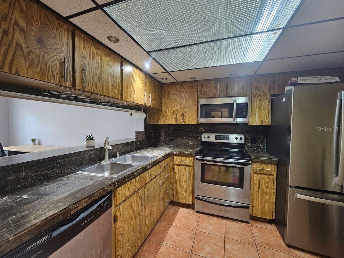 Image 8 of 22 For 5265 Bay Drive 1013