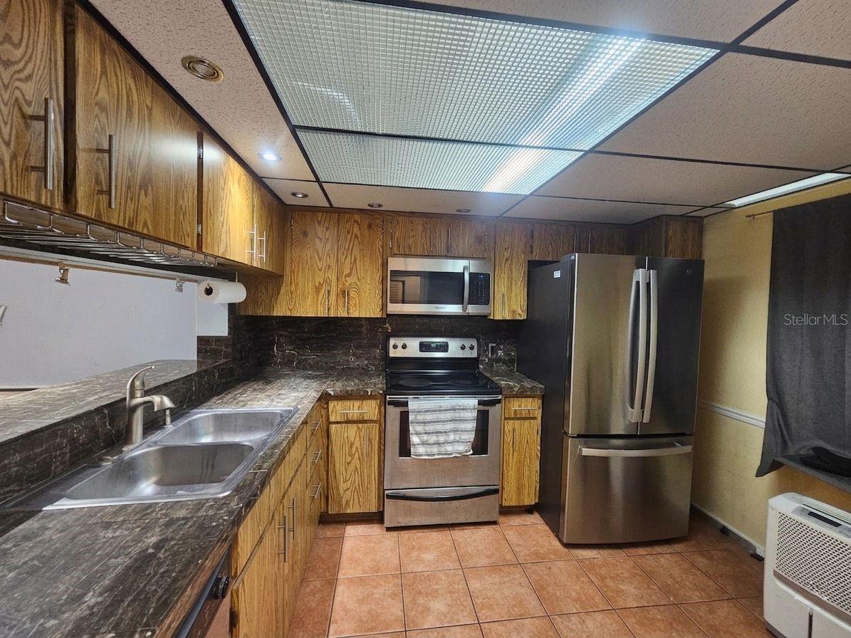 Image 9 of 22 For 5265 Bay Drive 1013