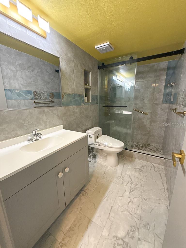 Image 43 of 73 For 2588 Forest Run Court 106a
