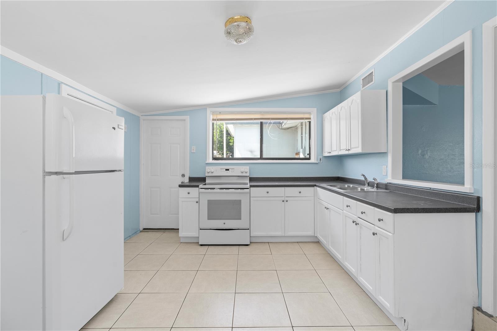 Image 11 of 29 For 3711 Leila Avenue