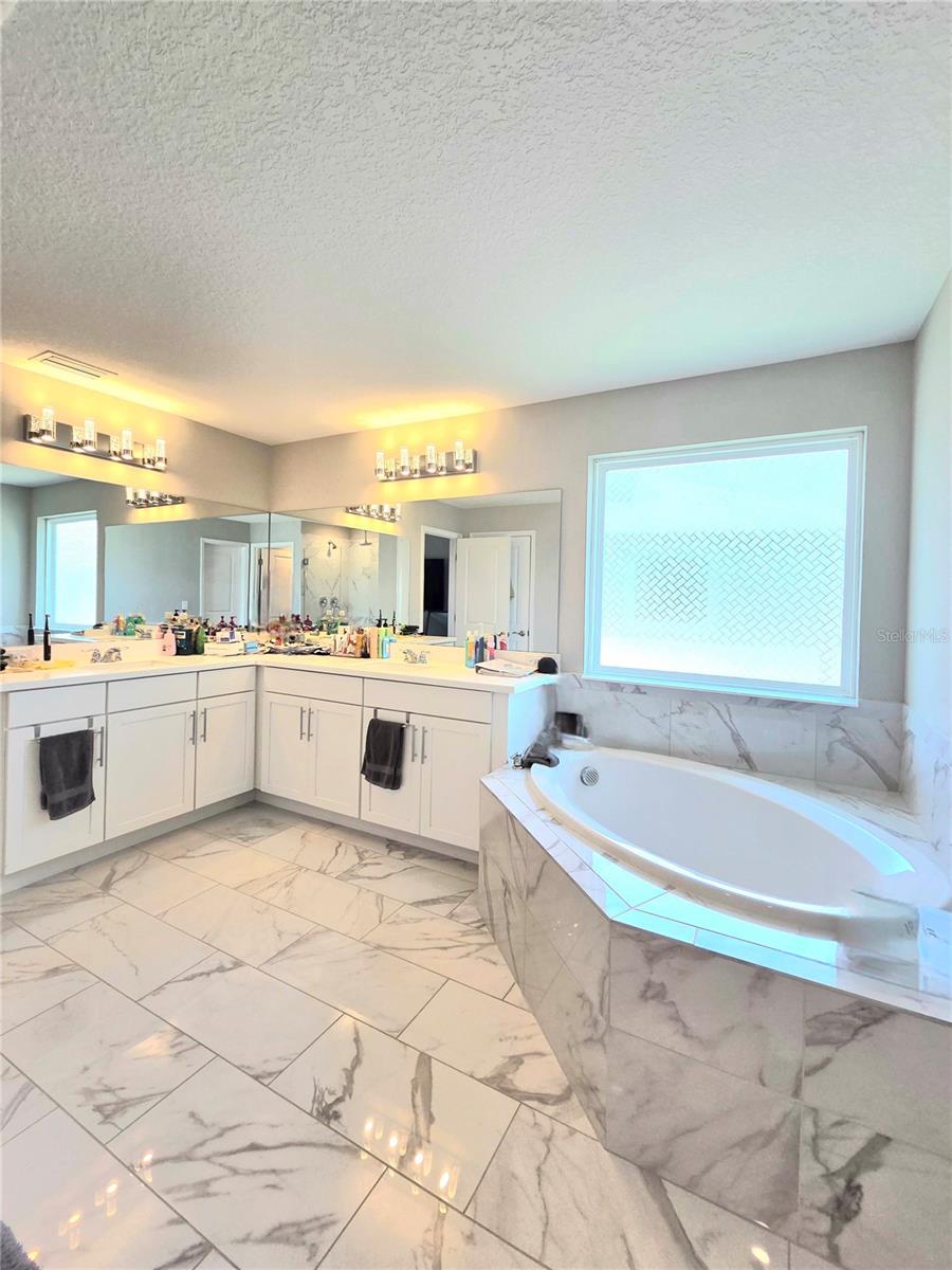 Image 40 of 58 For 13521 Palmera Vista Drive