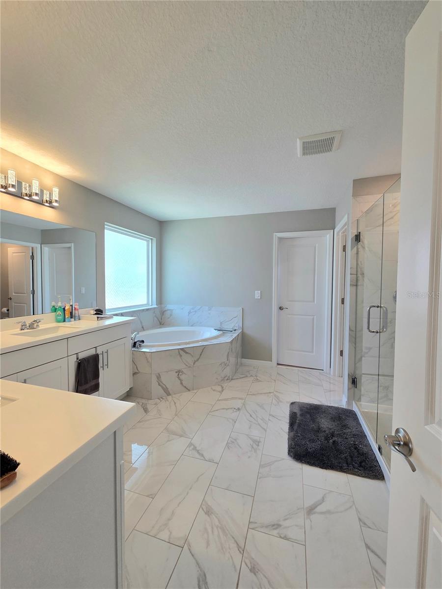 Image 42 of 58 For 13521 Palmera Vista Drive