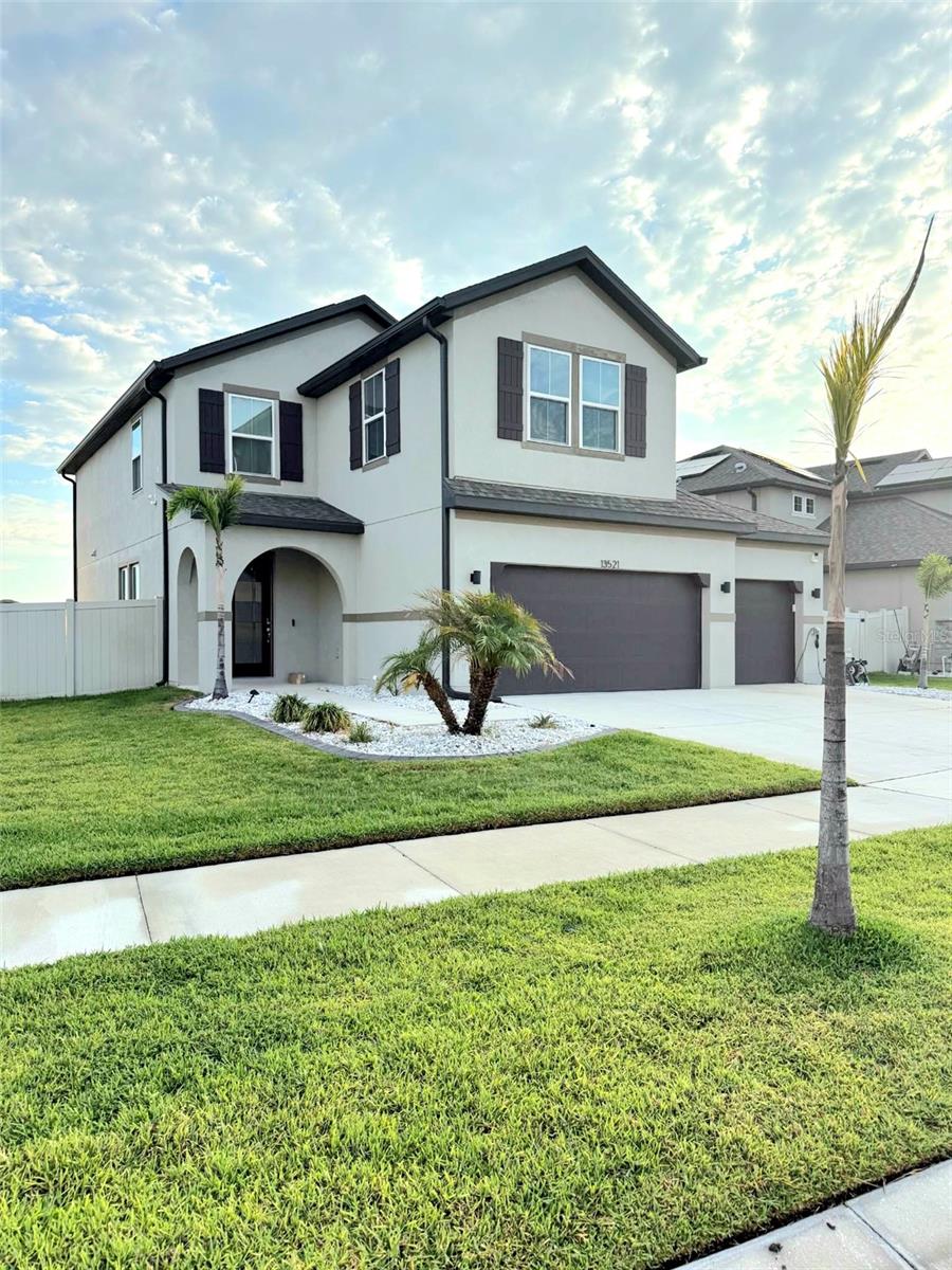 Image 6 of 58 For 13521 Palmera Vista Drive