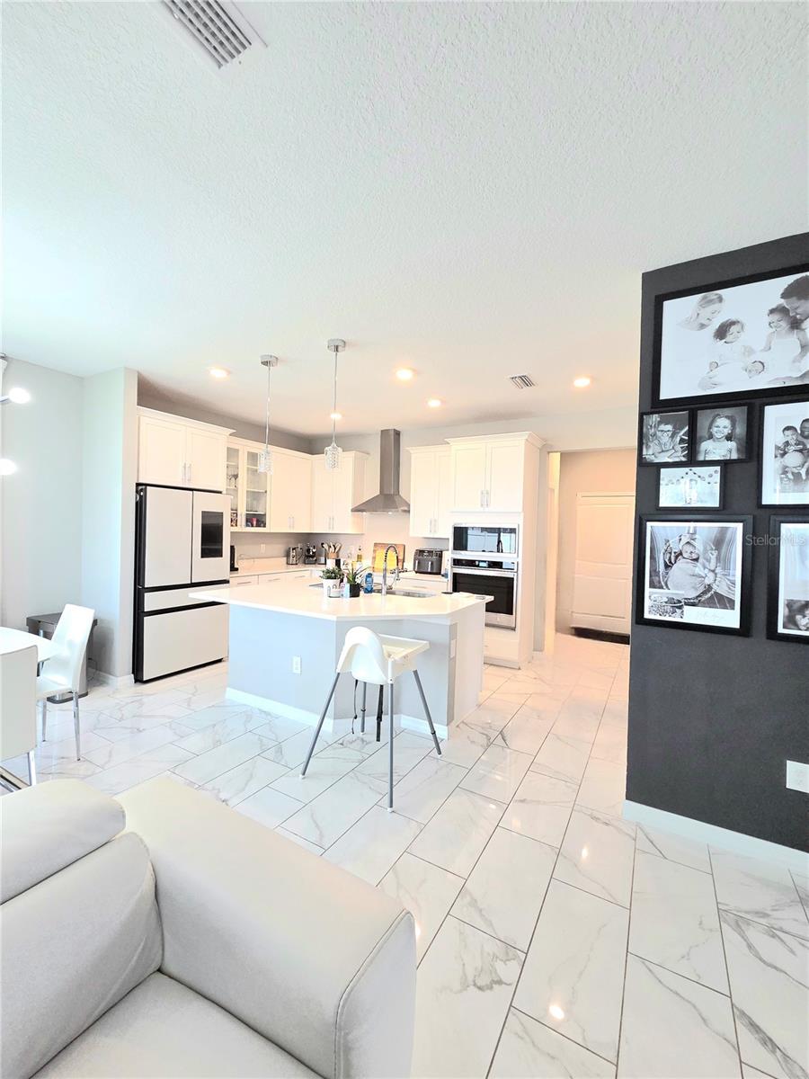 Image 8 of 58 For 13521 Palmera Vista Drive