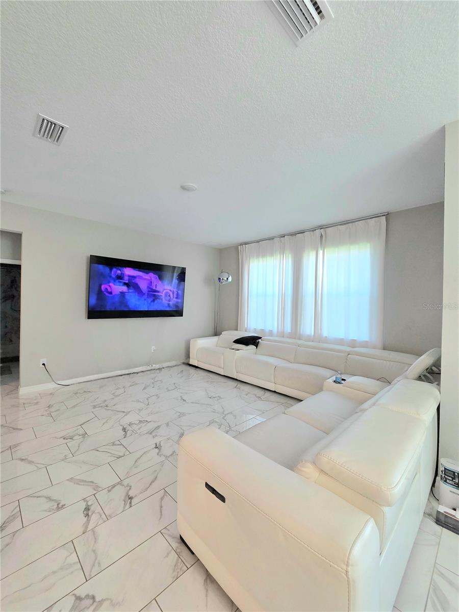 Image 9 of 58 For 13521 Palmera Vista Drive