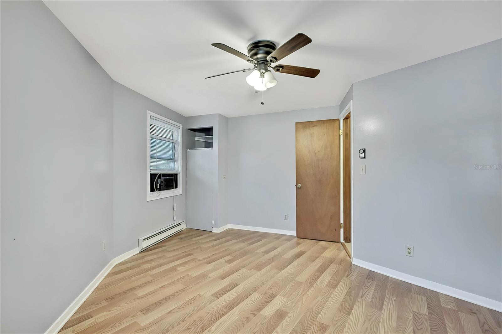 Image 18 of 31 For 7830 Butler Avenue