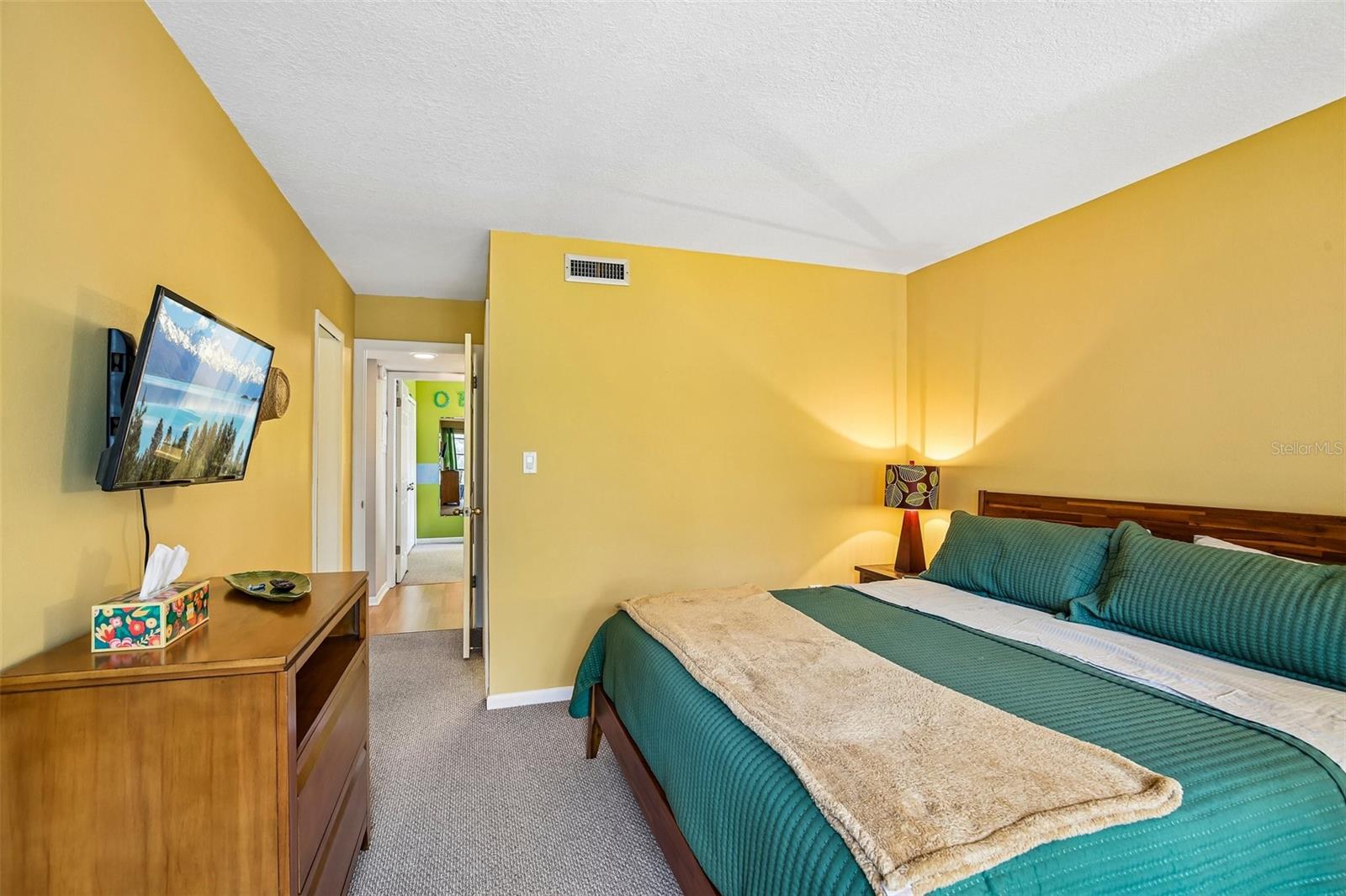 Image 33 of 49 For 505 Windrush Bay Drive
