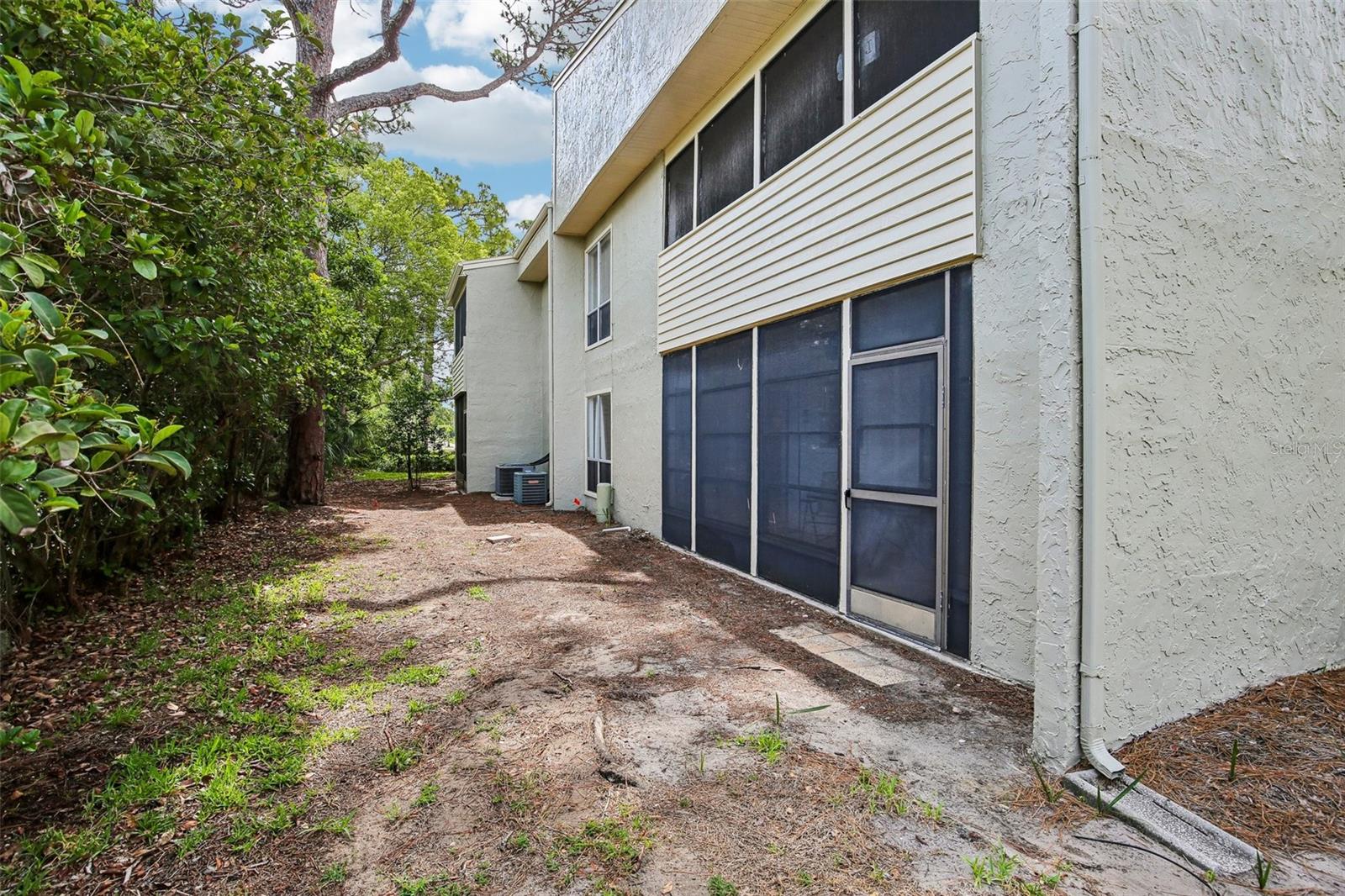 Image 37 of 49 For 505 Windrush Bay Drive