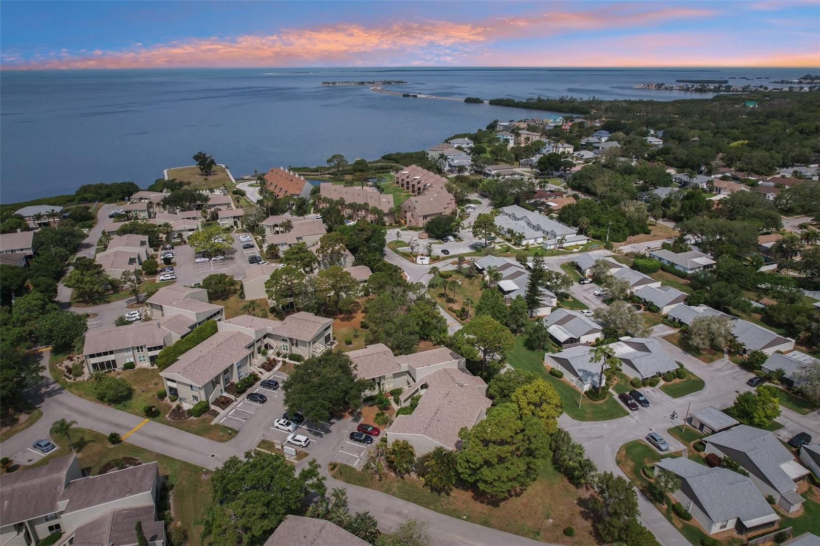 Image 7 of 49 For 505 Windrush Bay Drive