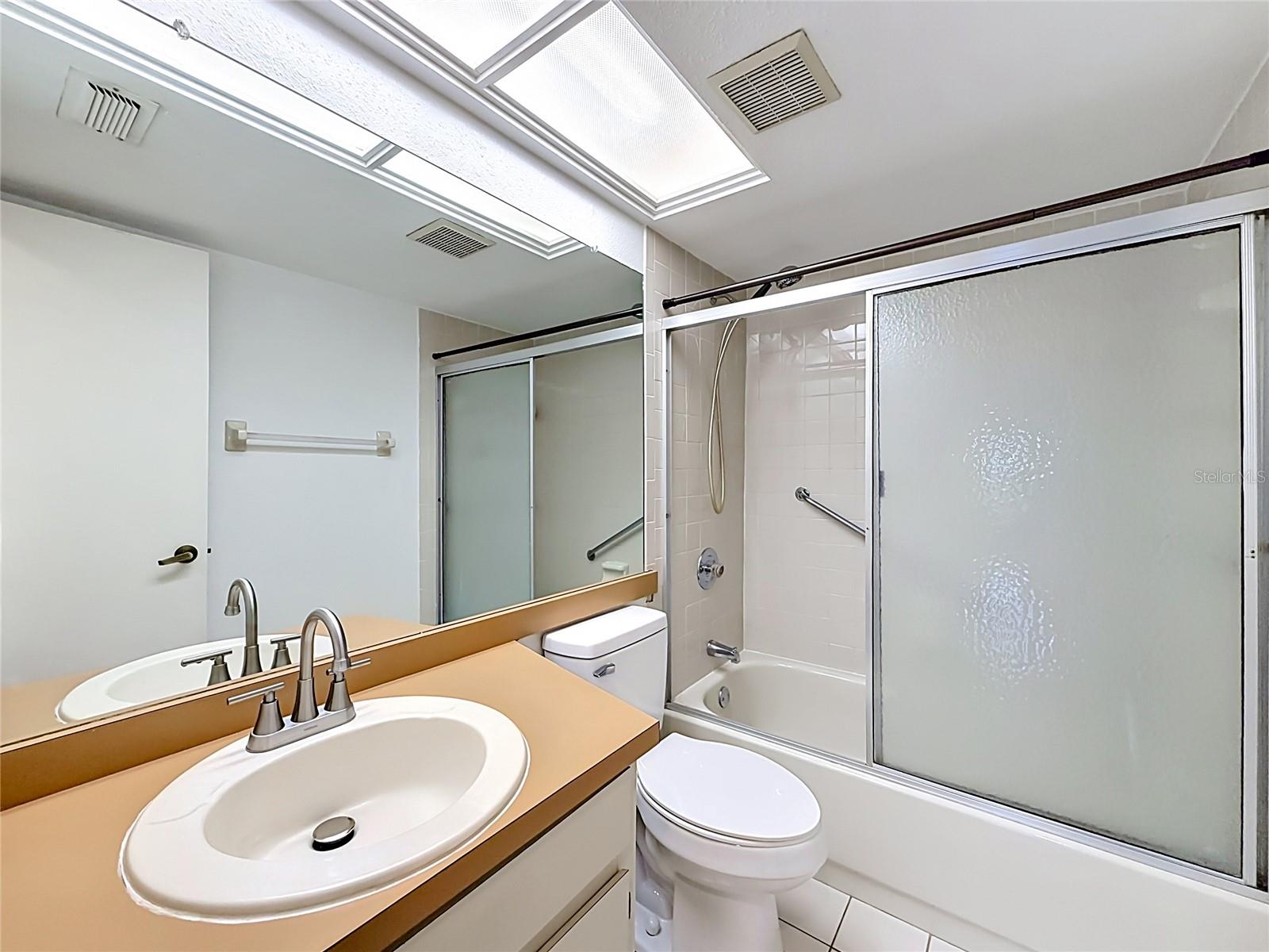 Image 11 of 15 For 4405 Fair Oaks Avenue 18