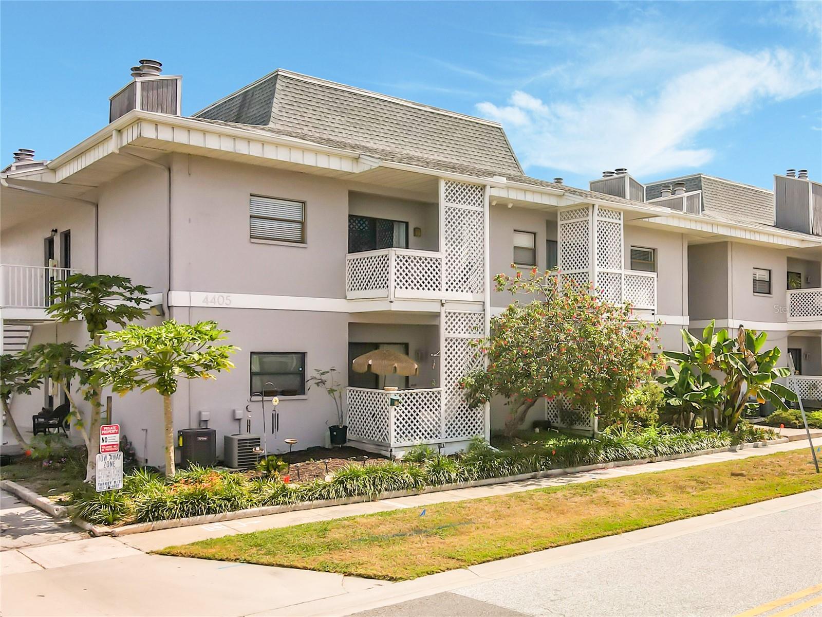 Image 2 of 15 For 4405 Fair Oaks Avenue 18