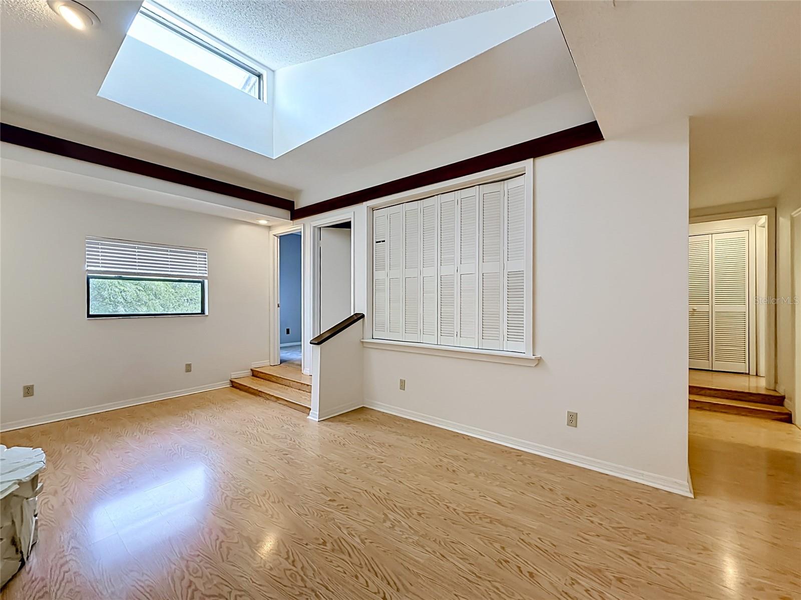 Image 6 of 15 For 4405 Fair Oaks Avenue 18