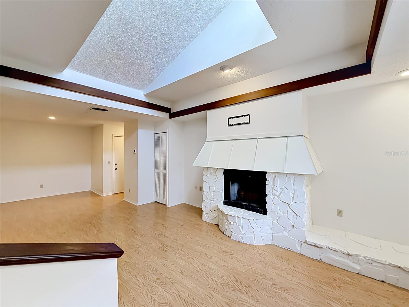 Image 7 of 15 For 4405 Fair Oaks Avenue 18