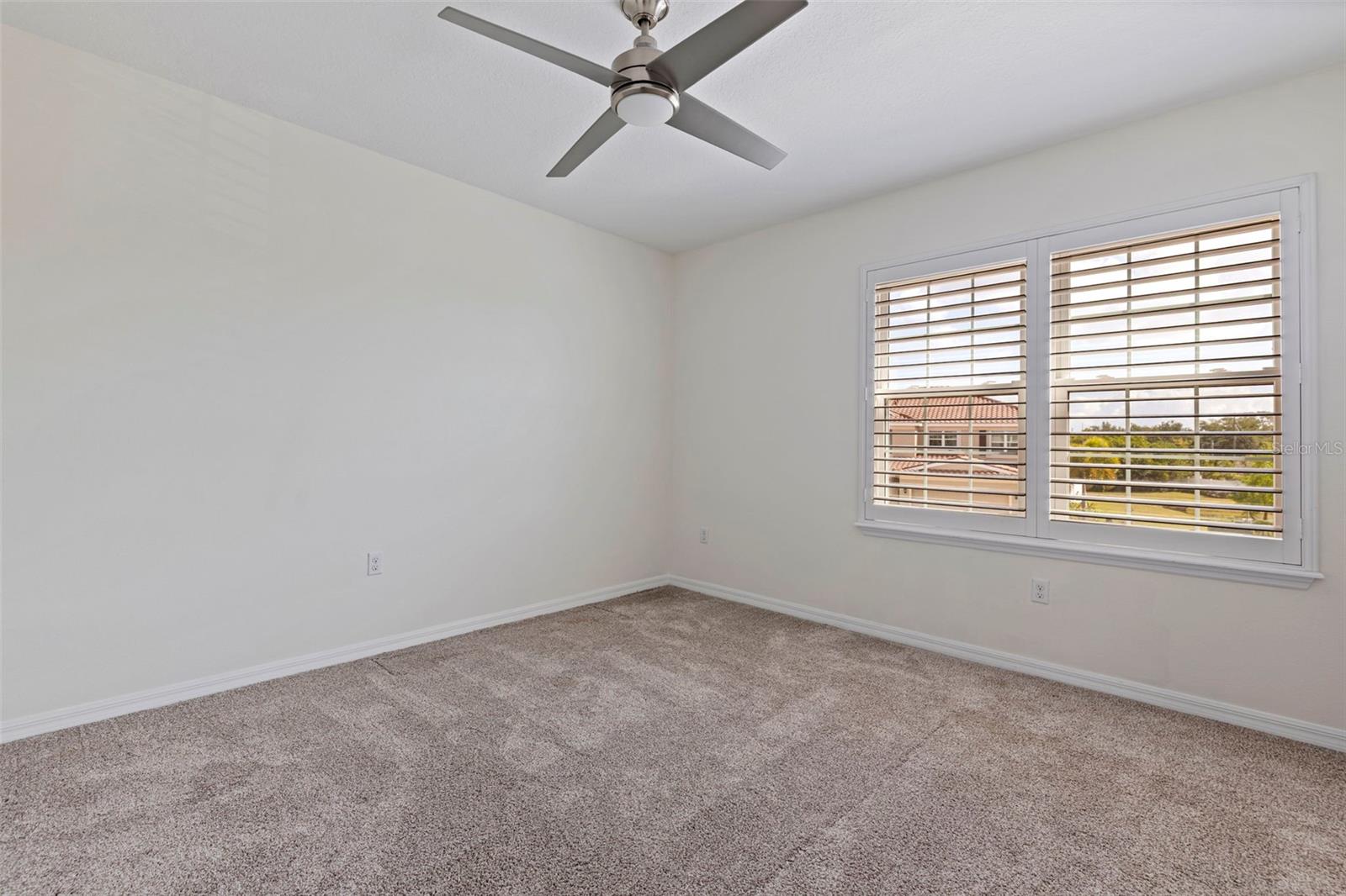 Image 21 of 35 For 568 53rd Avenue N