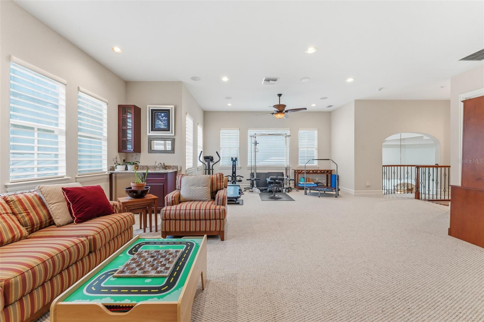 Listing photo id 9 for 18901 Lakes Edge Way