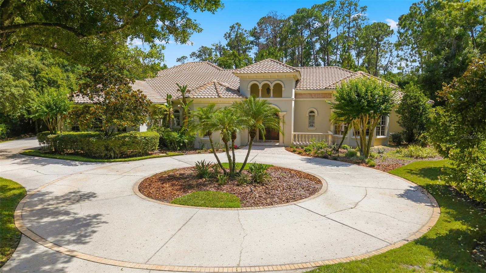 Listing photo id 18 for 18901 Lakes Edge Way