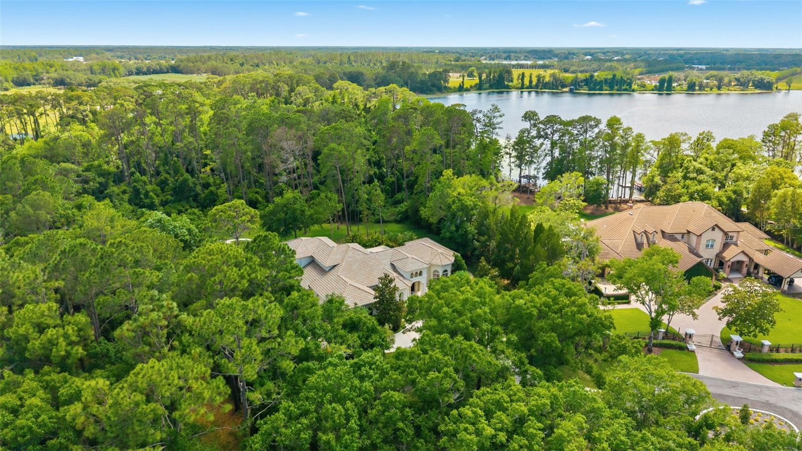 Listing photo id 30 for 18901 Lakes Edge Way