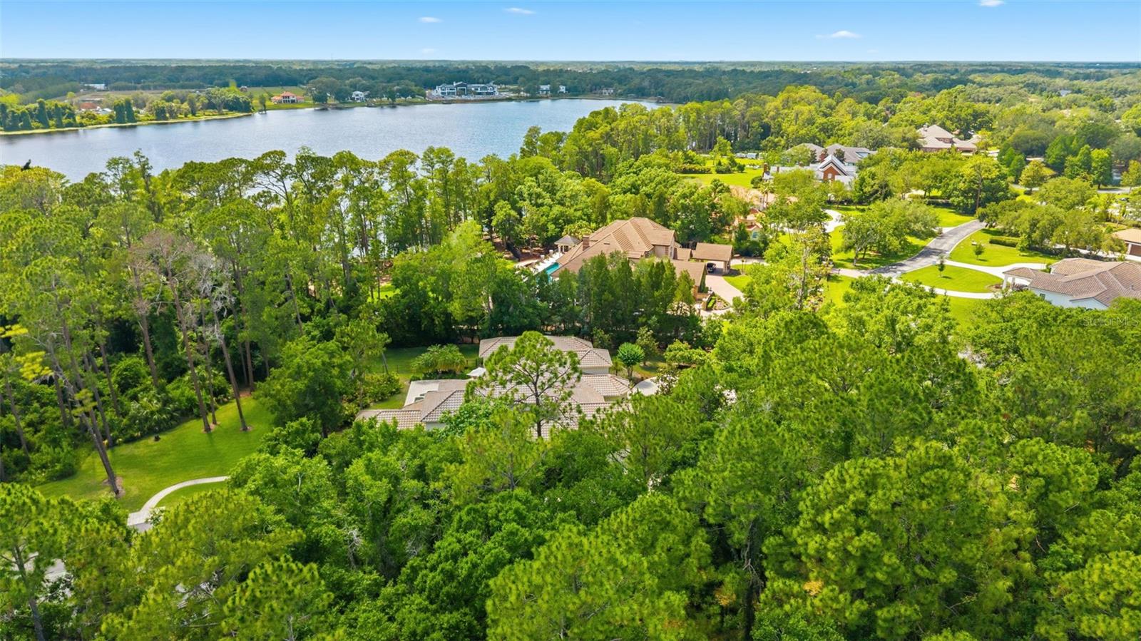 Listing photo id 31 for 18901 Lakes Edge Way