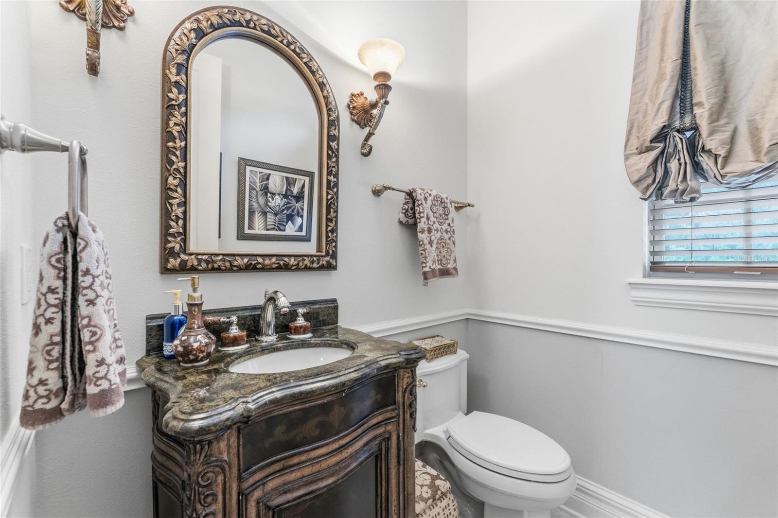 Listing photo id 37 for 18901 Lakes Edge Way