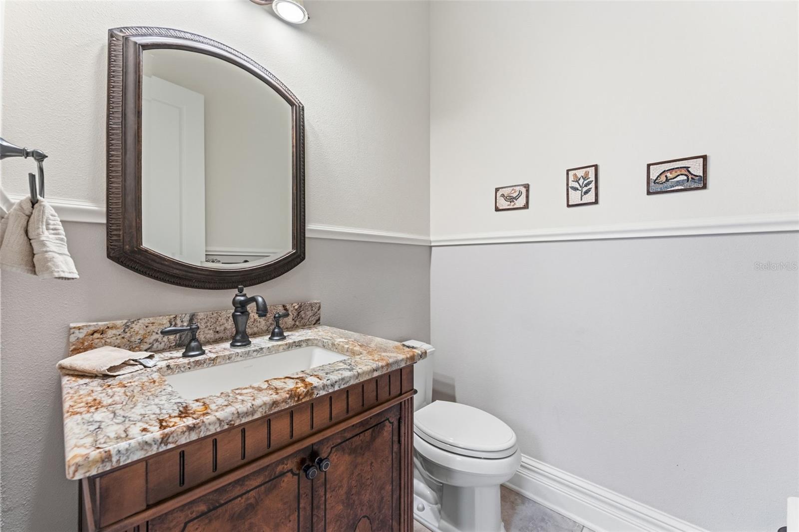 Listing photo id 39 for 18901 Lakes Edge Way