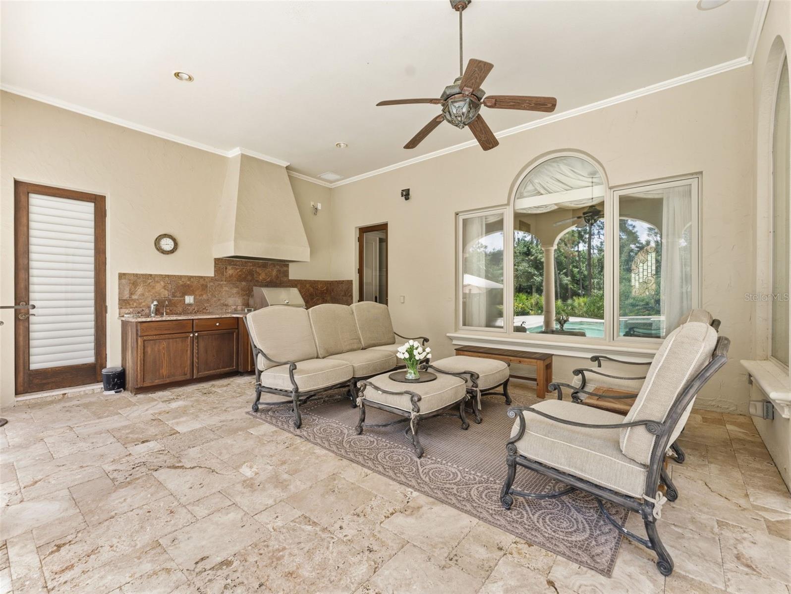 Listing photo id 41 for 18901 Lakes Edge Way