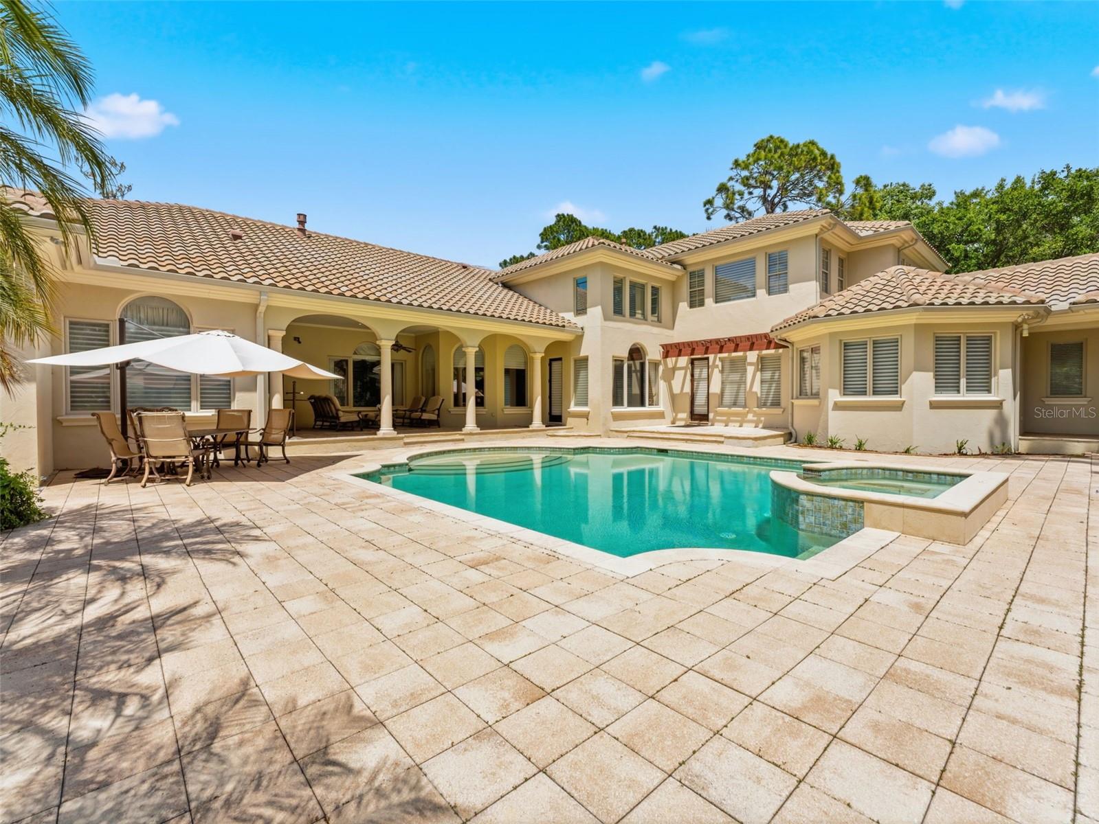Listing photo id 45 for 18901 Lakes Edge Way