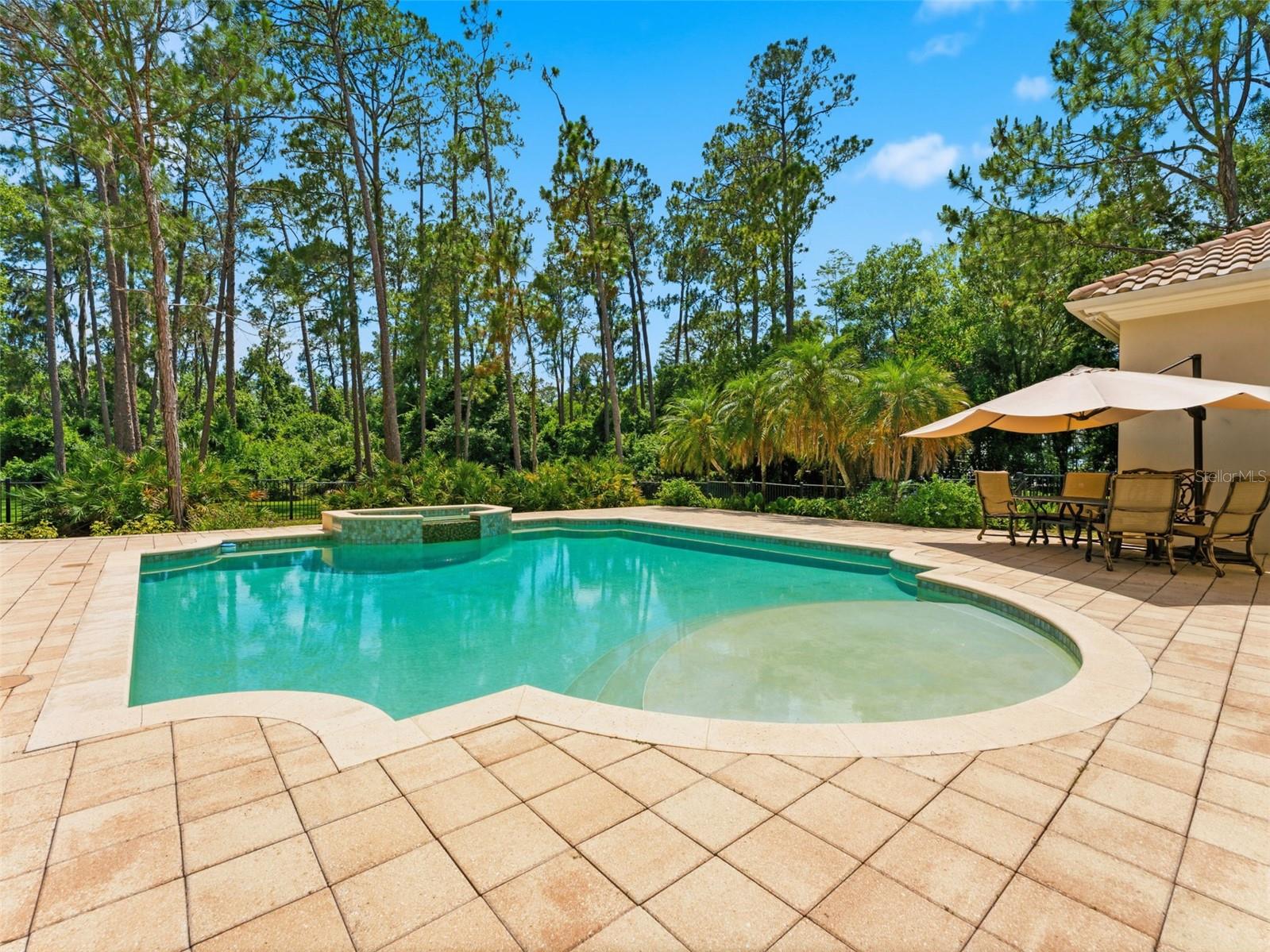 Listing photo id 47 for 18901 Lakes Edge Way