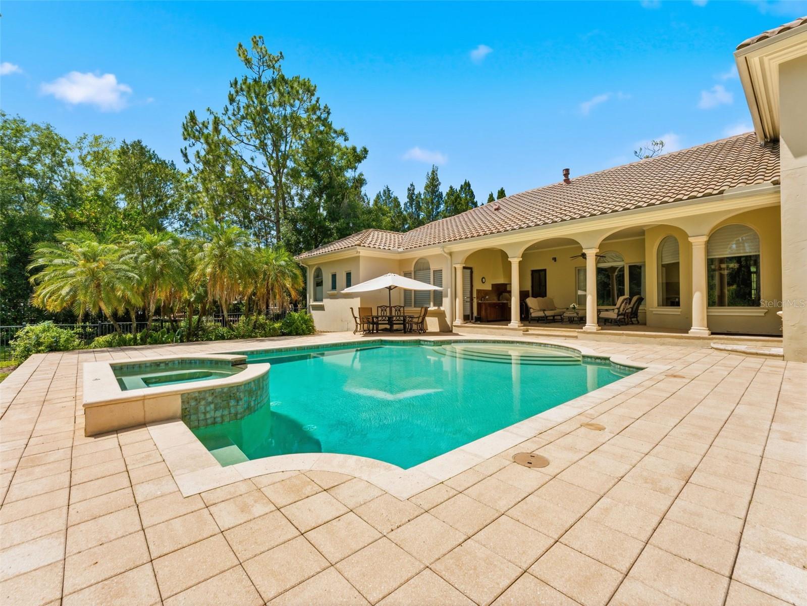 Listing photo id 48 for 18901 Lakes Edge Way