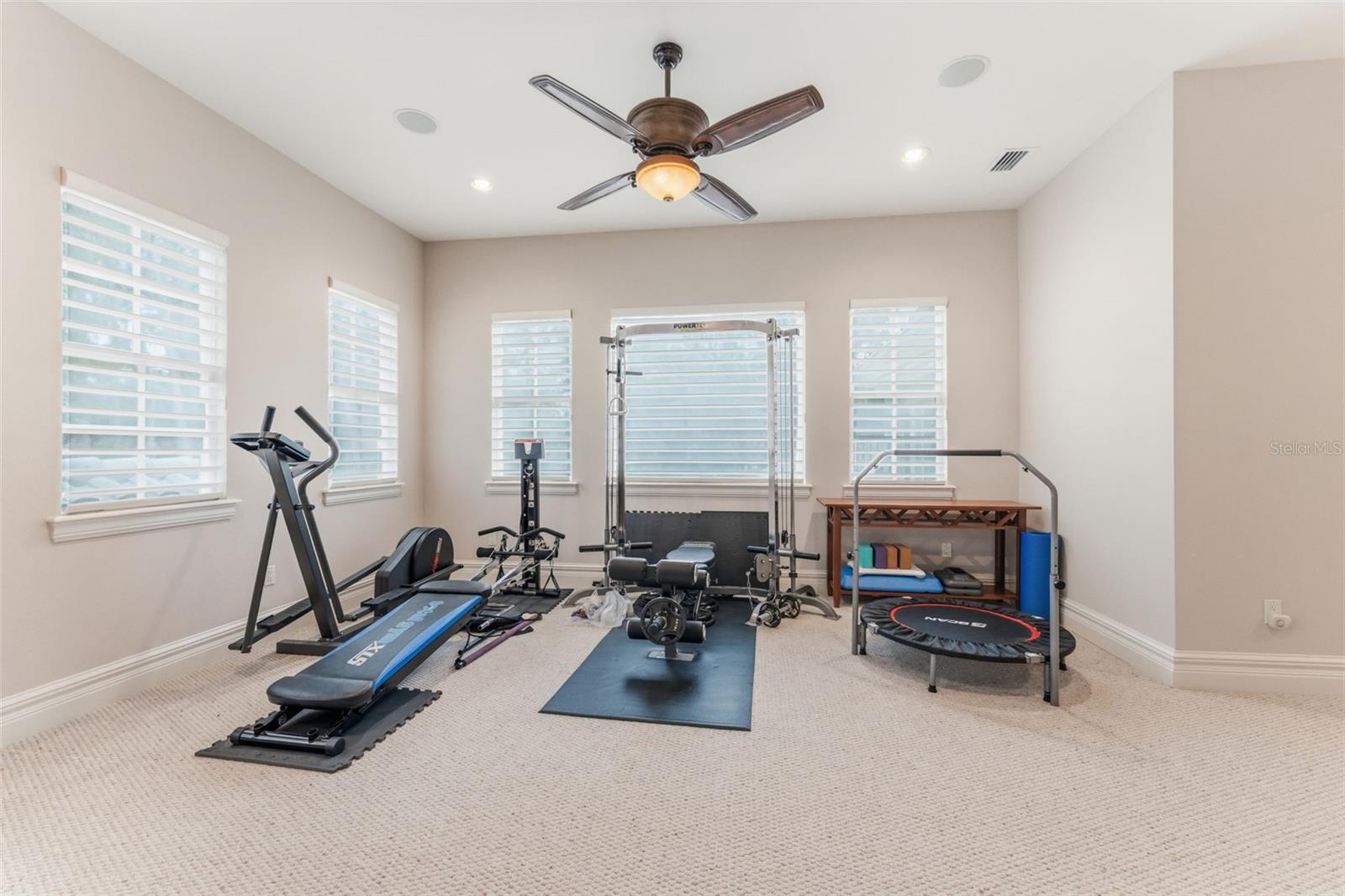 Listing photo id 53 for 18901 Lakes Edge Way