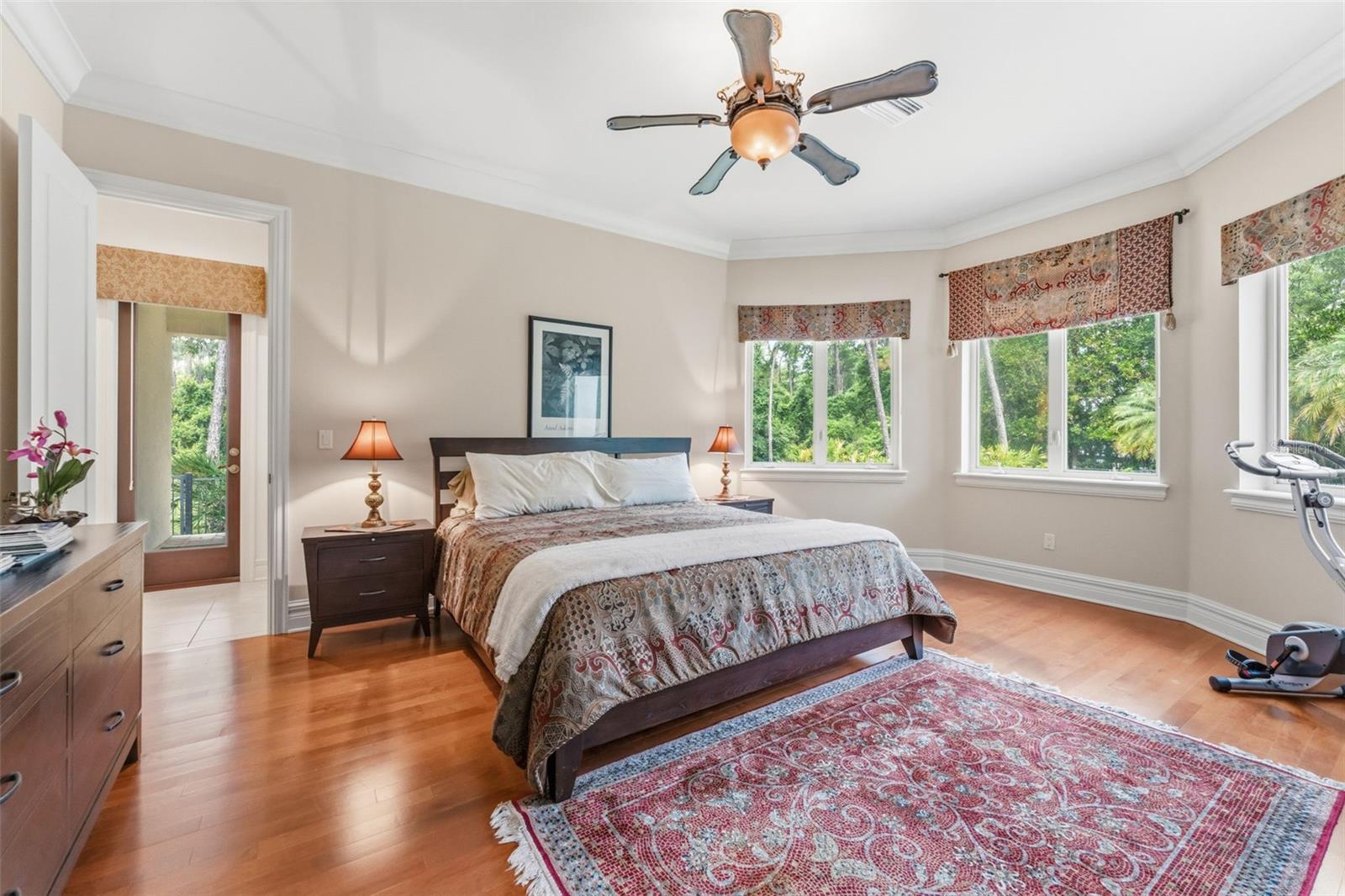 Listing photo id 55 for 18901 Lakes Edge Way