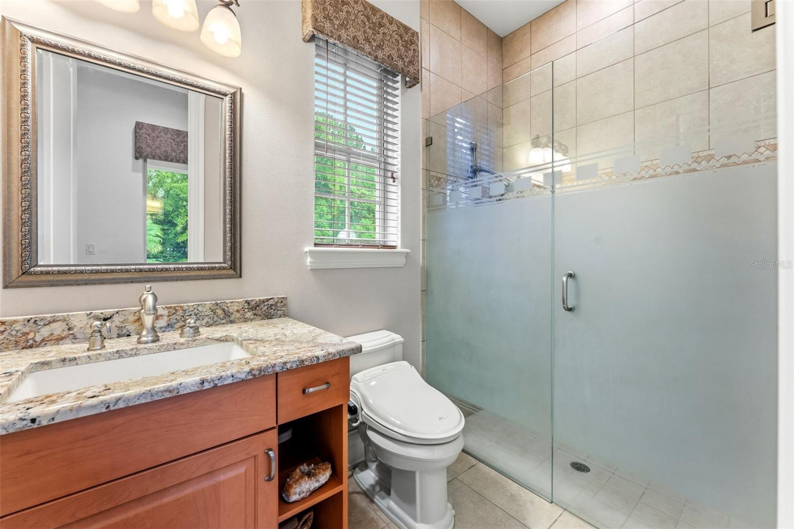 Listing photo id 57 for 18901 Lakes Edge Way