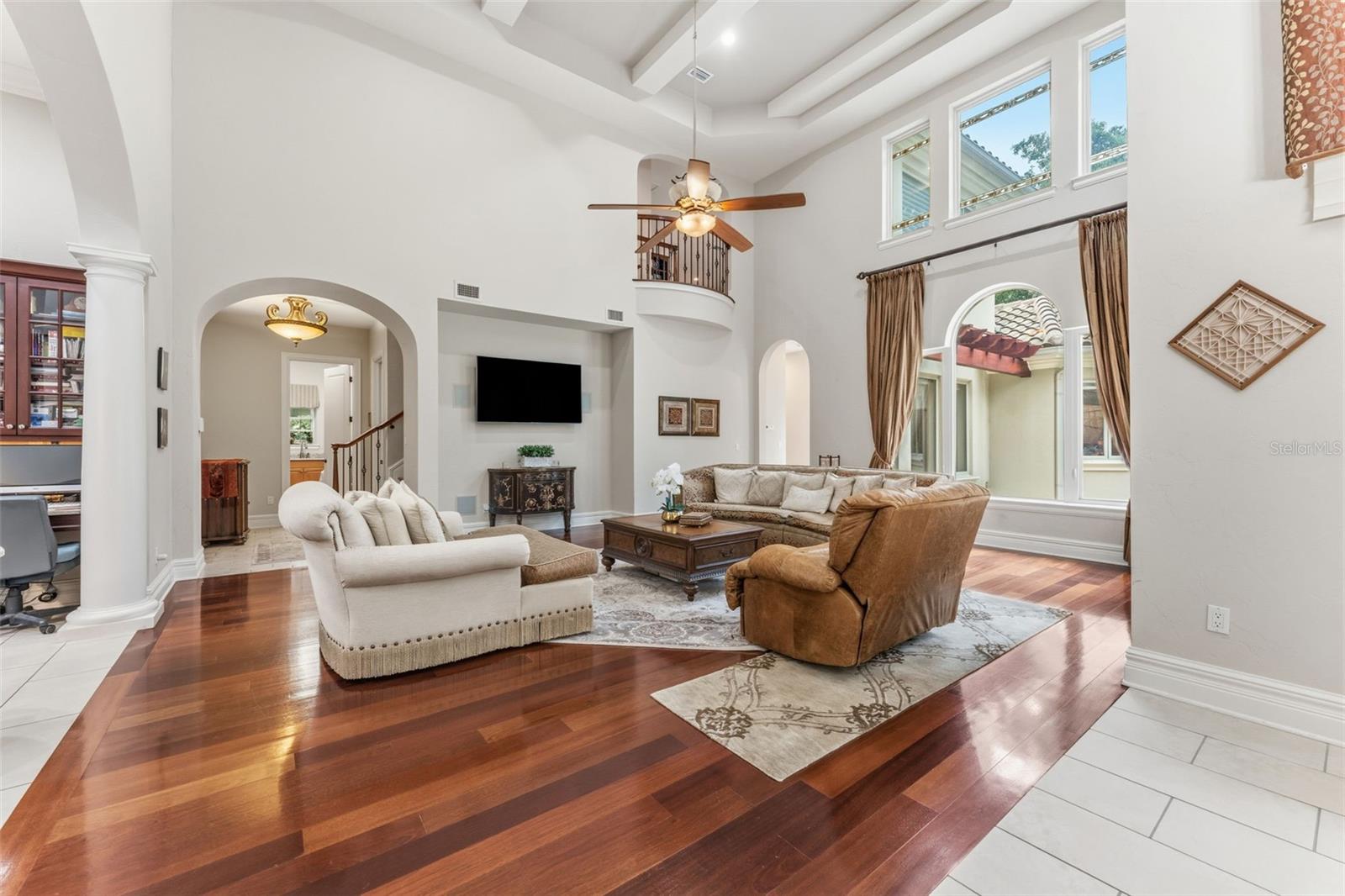 Listing photo id 73 for 18901 Lakes Edge Way