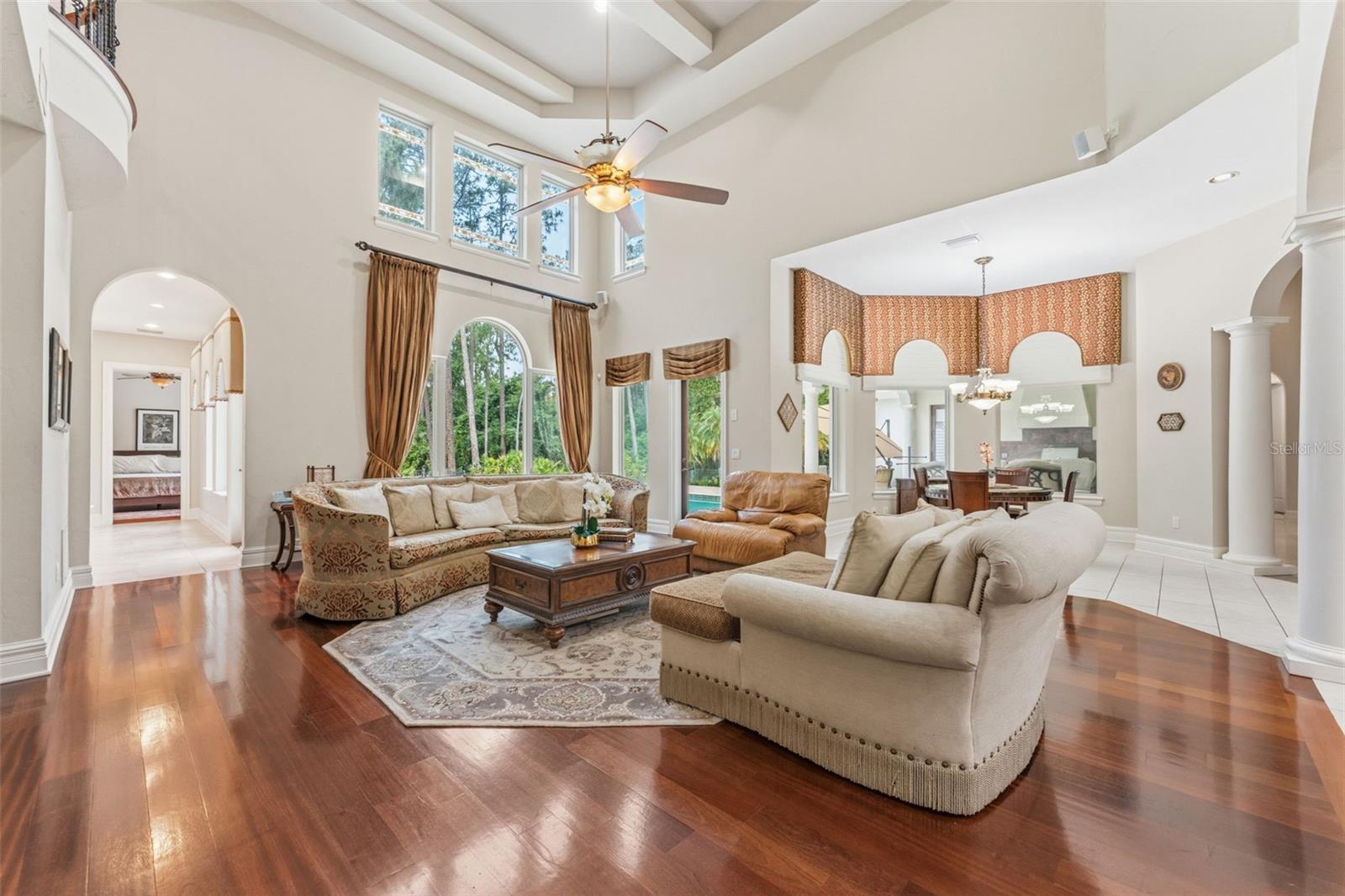 Listing photo id 74 for 18901 Lakes Edge Way